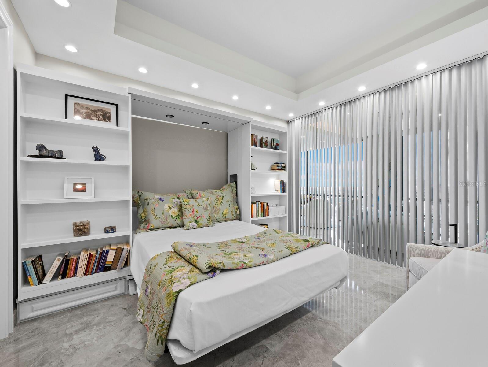 PLAZA AT 05 POINTS RESIDENCES - Residential