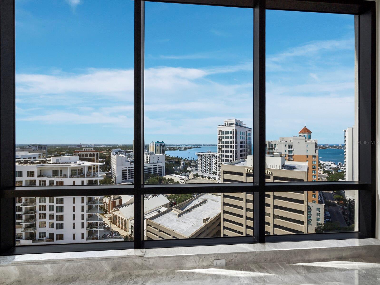 PLAZA AT 05 POINTS RESIDENCES - Residential