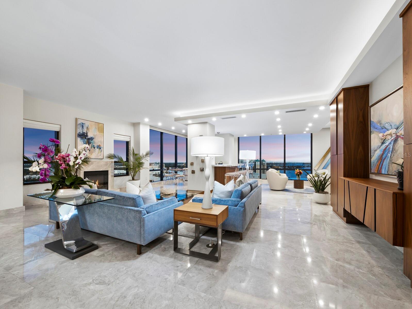 PLAZA AT 05 POINTS RESIDENCES - Residential