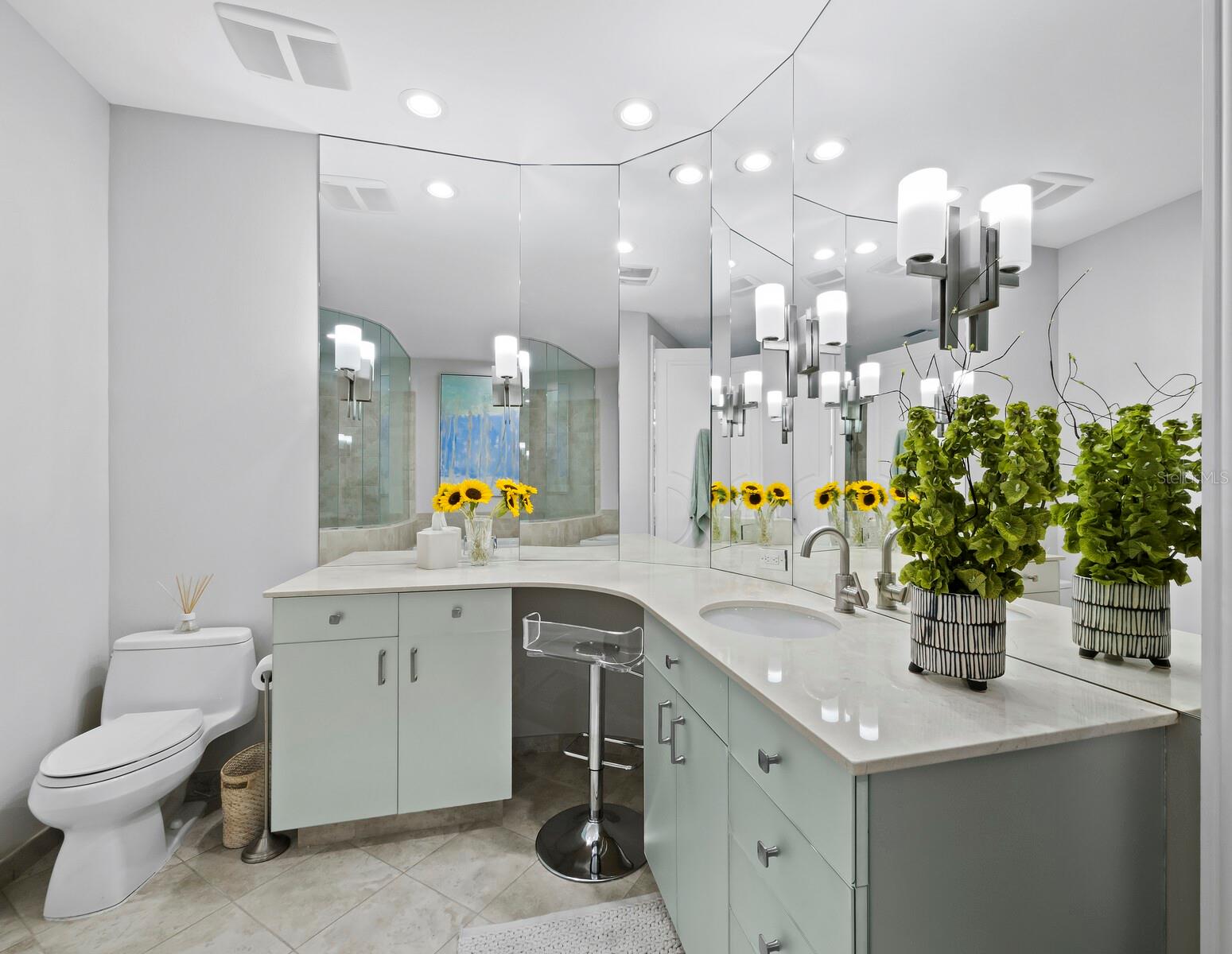 PLAZA AT 05 POINTS RESIDENCES - Residential