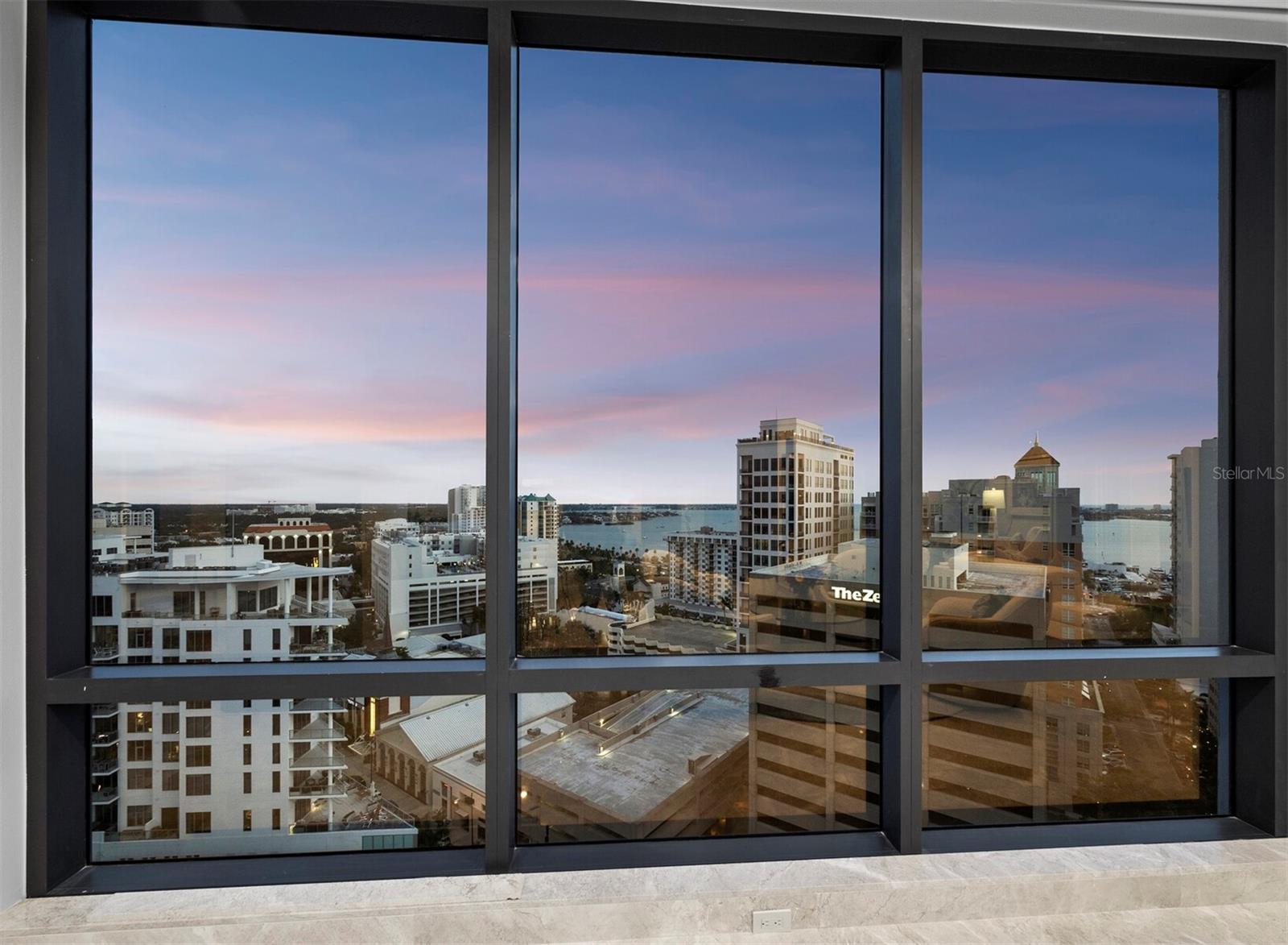 PLAZA AT 05 POINTS RESIDENCES - Residential