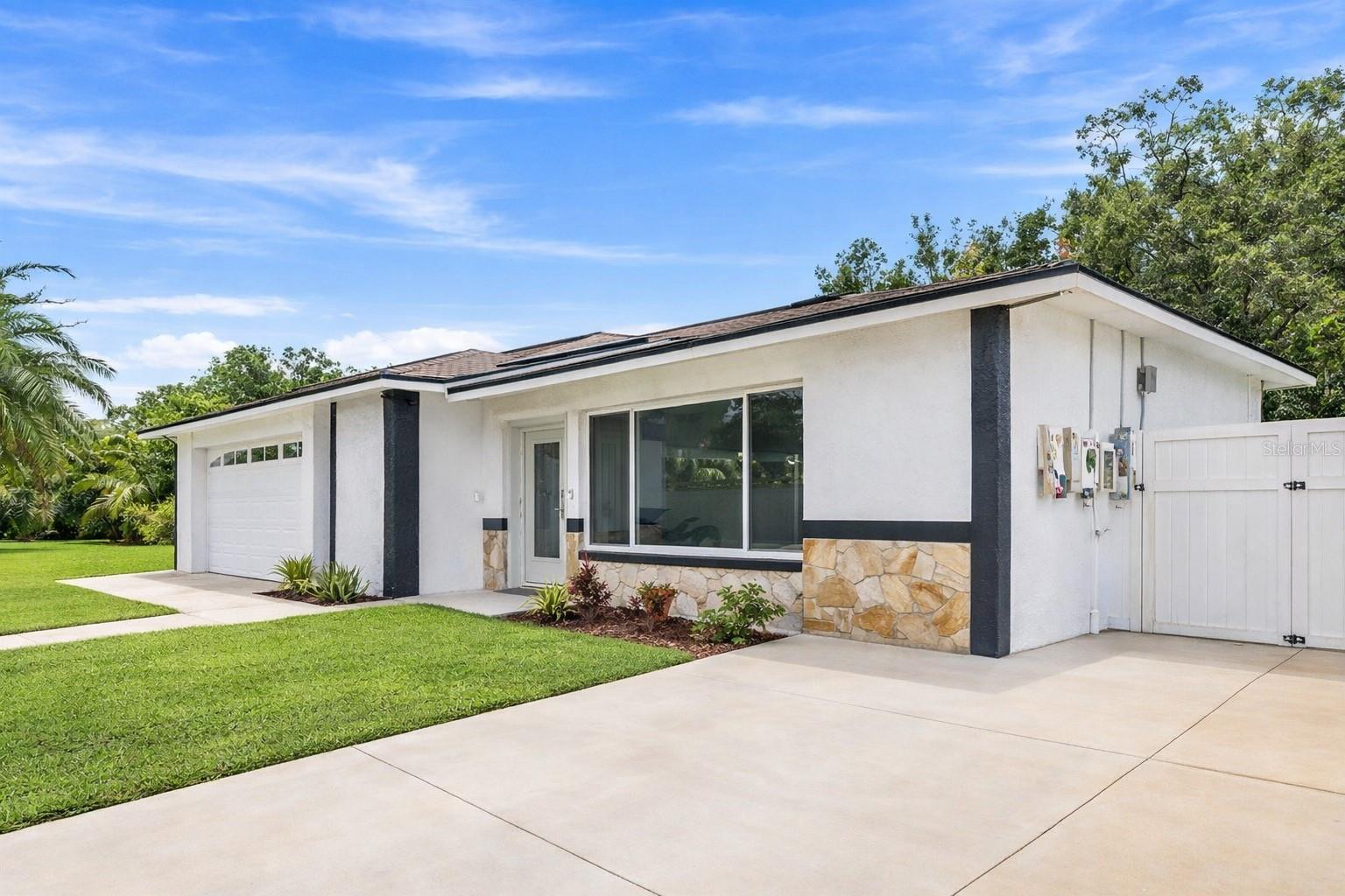 COUNTRY RUN UNIT 1 - Residential