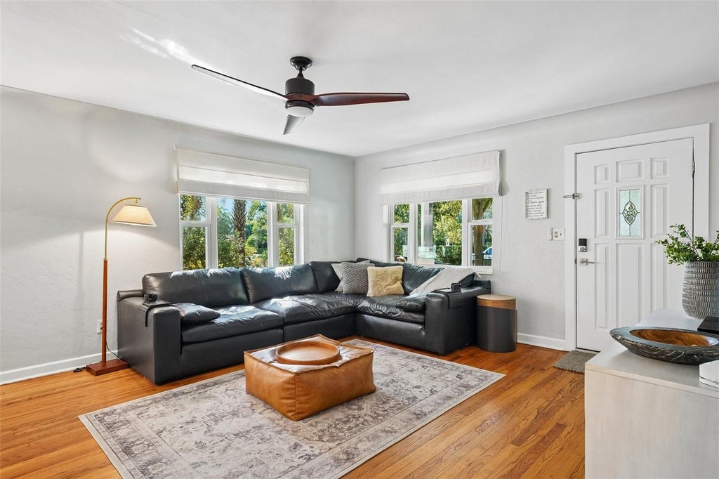 Photo of 185 24th Avenue N, St Petersburg, FL 33704 (MLS # TB8552800)