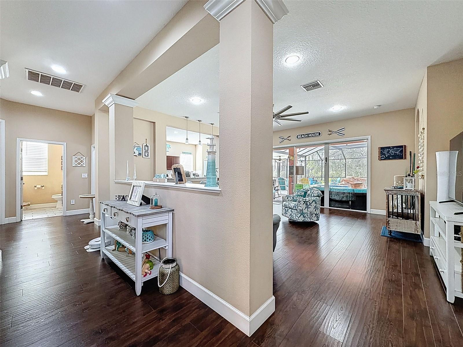 WATERS EDGE 01 - Residential