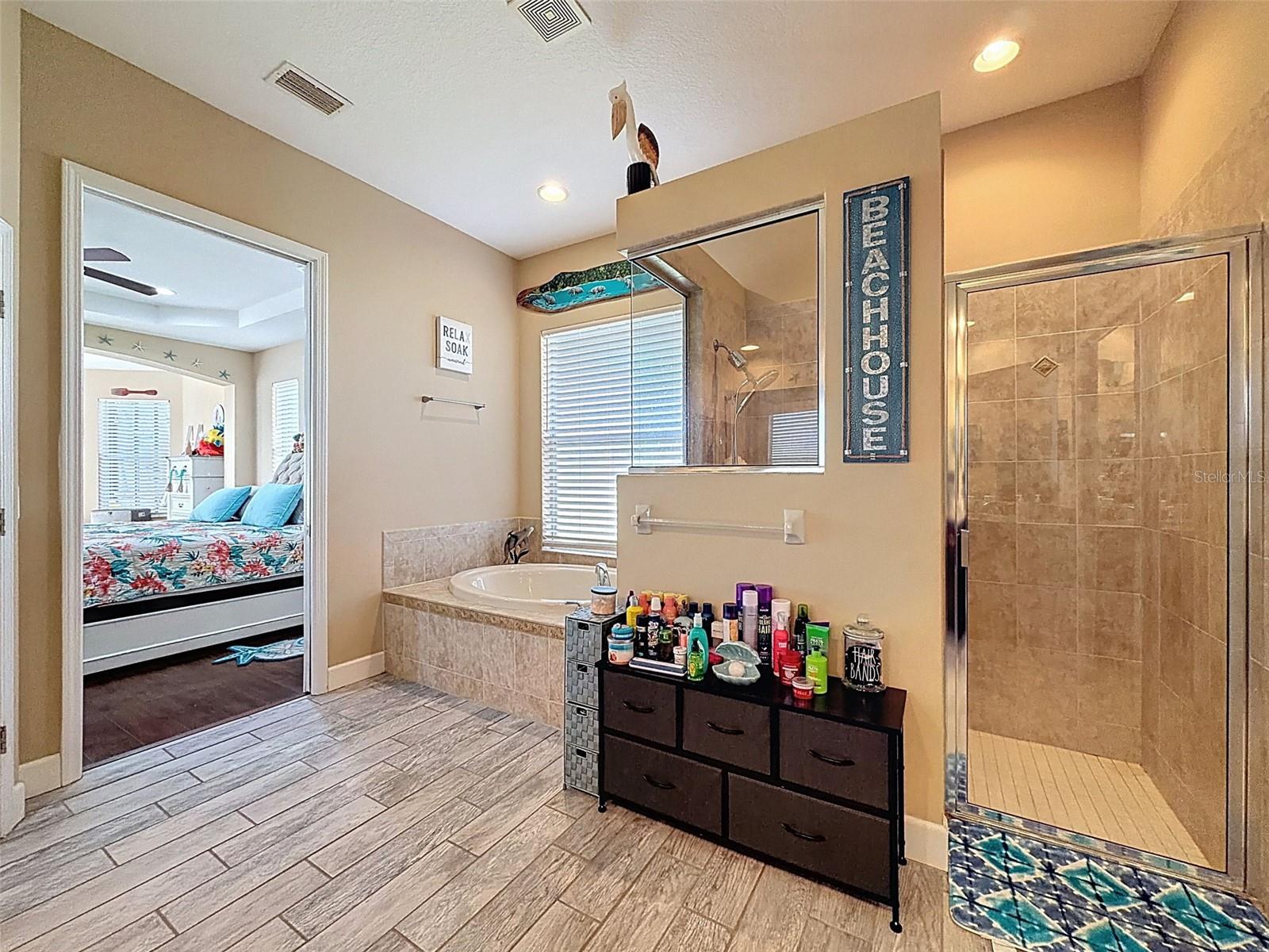 WATERS EDGE 01 - Residential