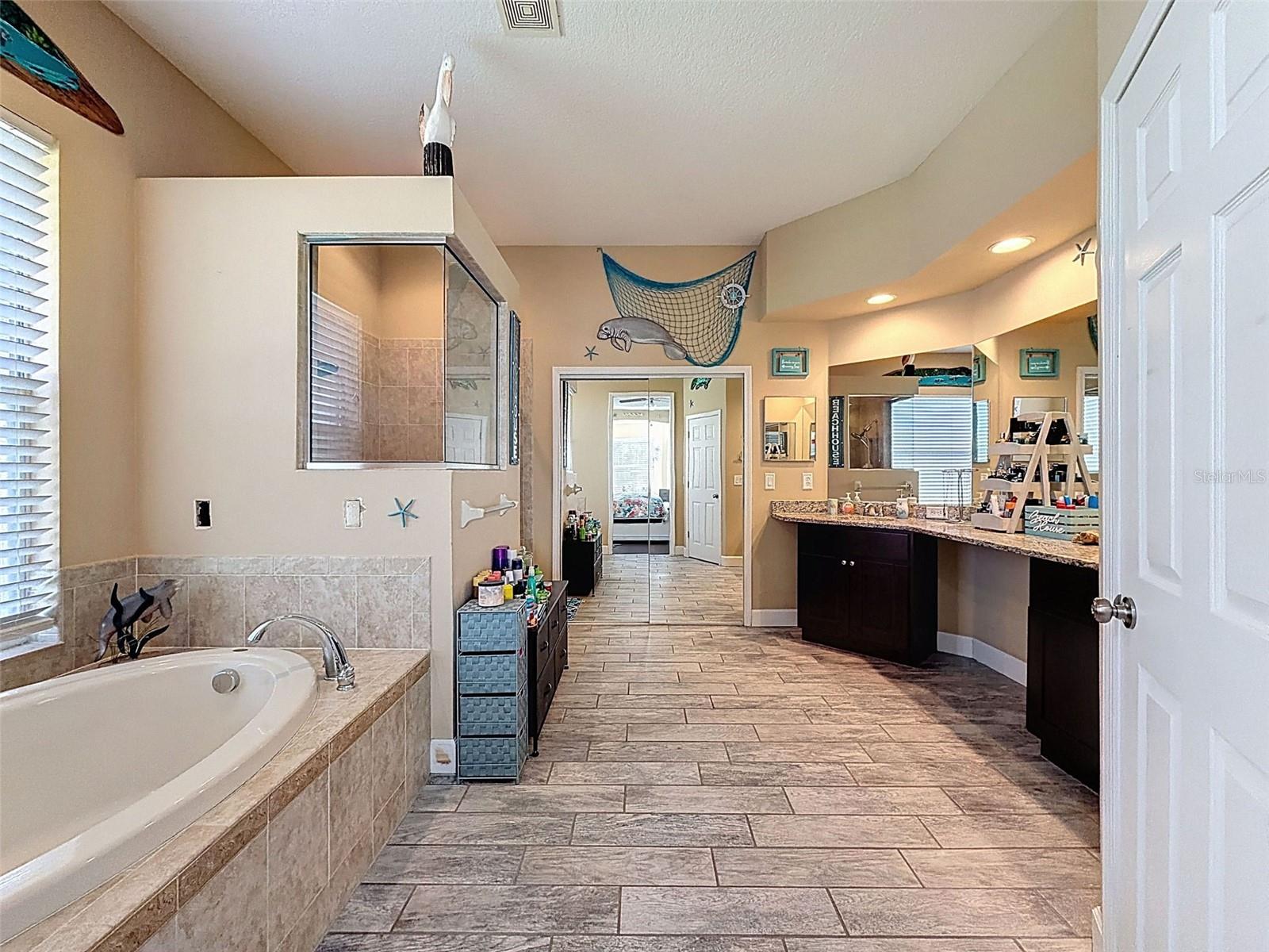 WATERS EDGE 01 - Residential