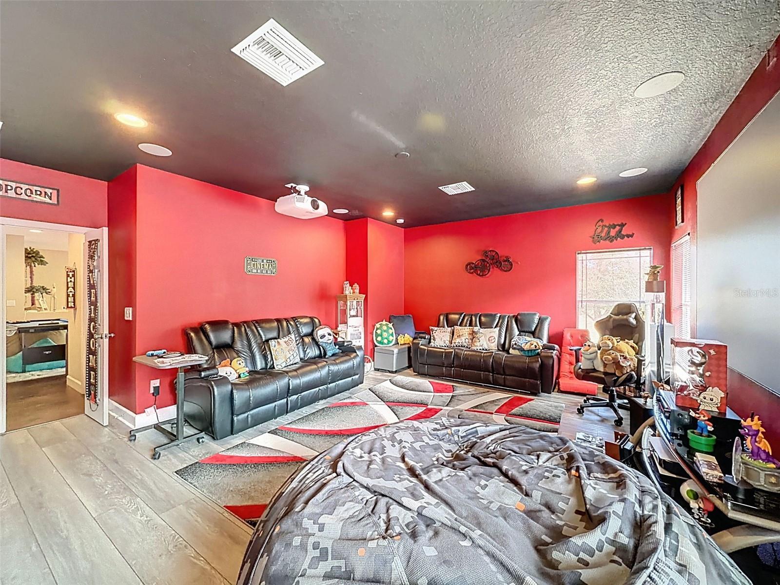 WATERS EDGE 01 - Residential