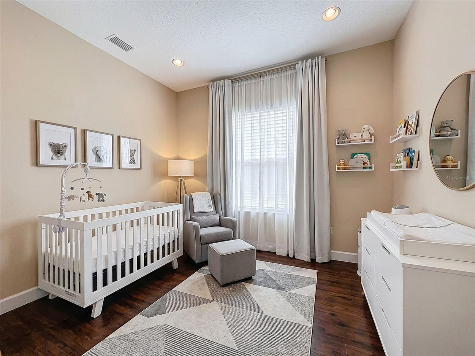 WATERS EDGE 01 - Residential