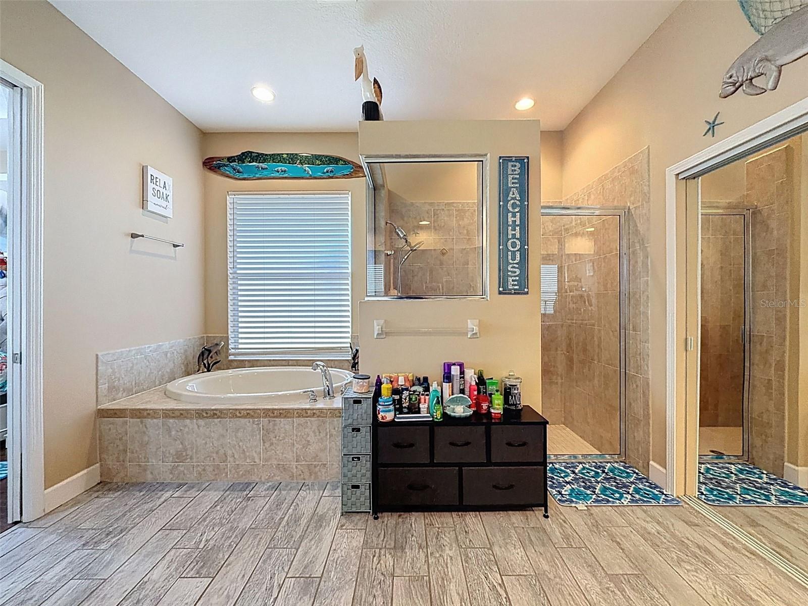 WATERS EDGE 01 - Residential