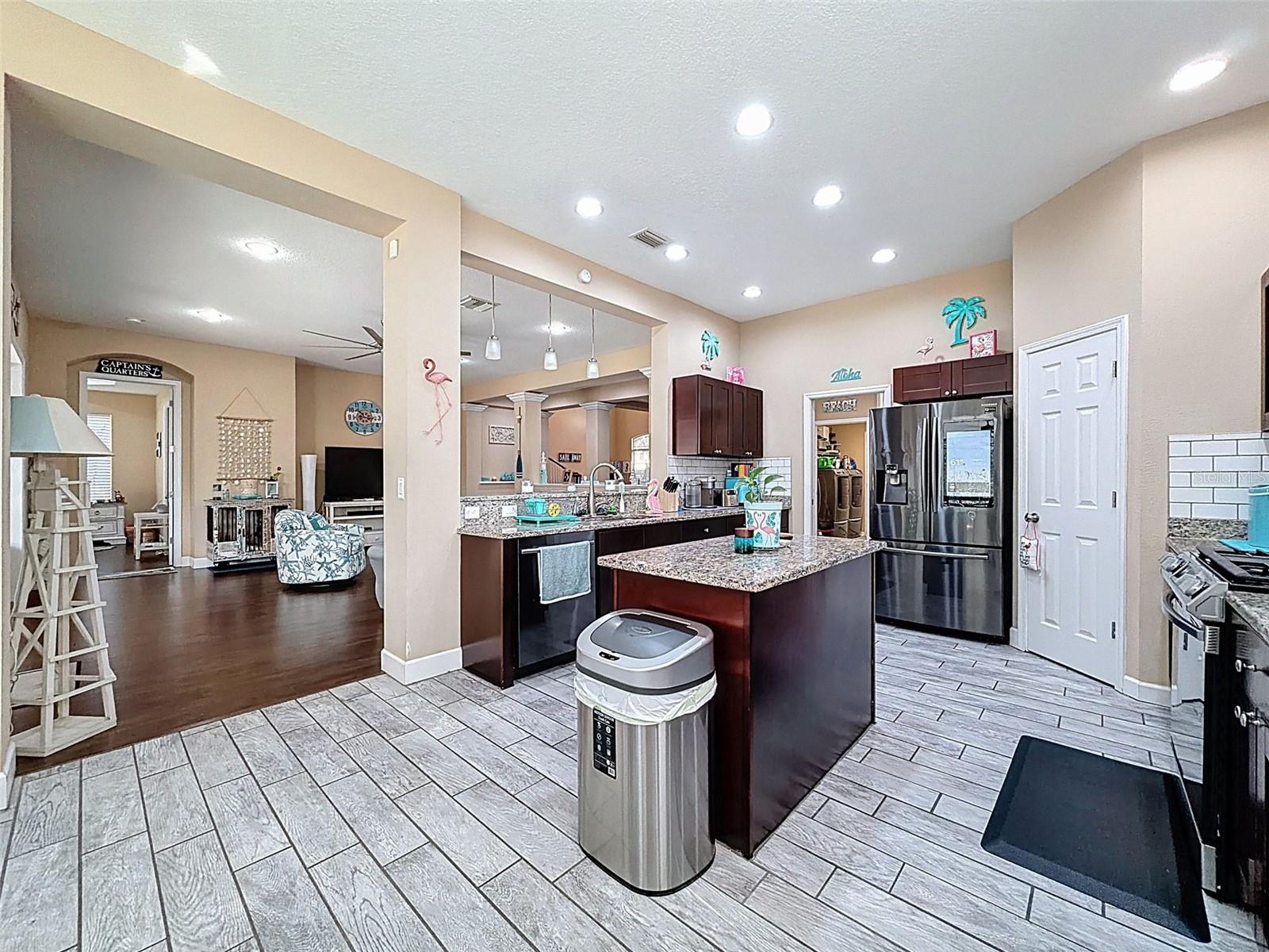 WATERS EDGE 01 - Residential