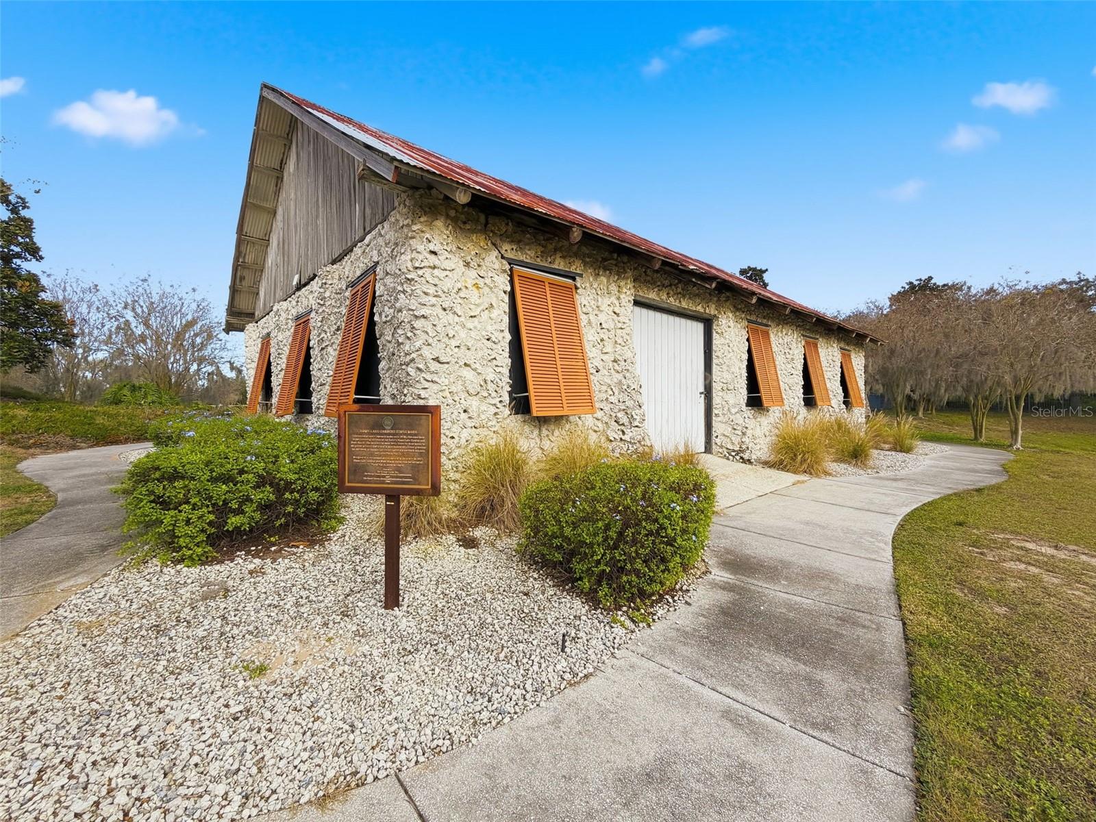 WATERS EDGE 01 - Residential