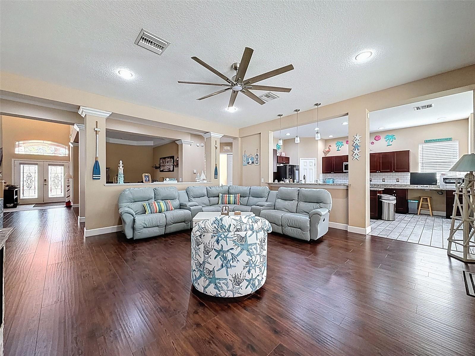 WATERS EDGE 01 - Residential