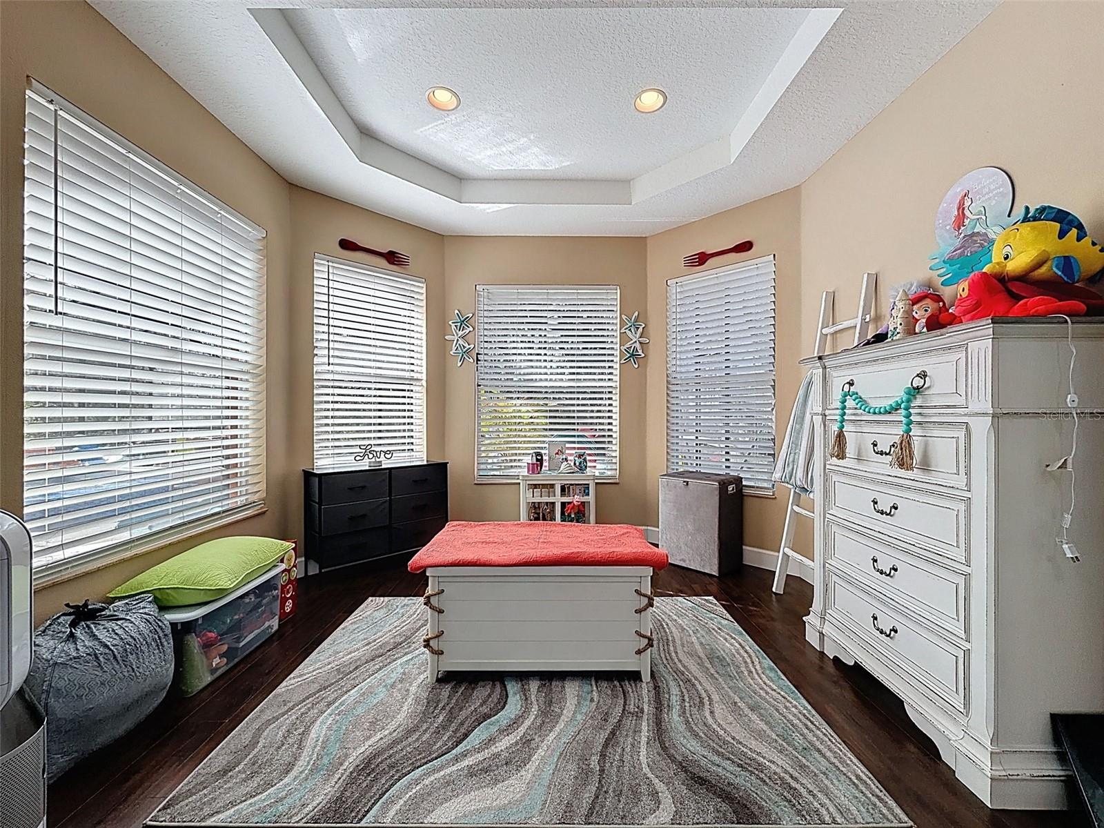 WATERS EDGE 01 - Residential