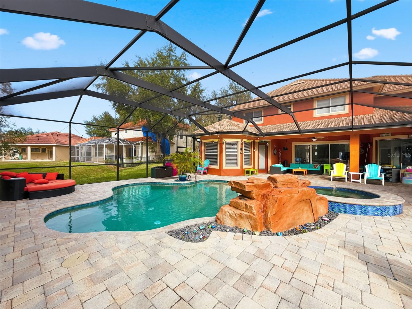 WATERS EDGE 01 - Residential