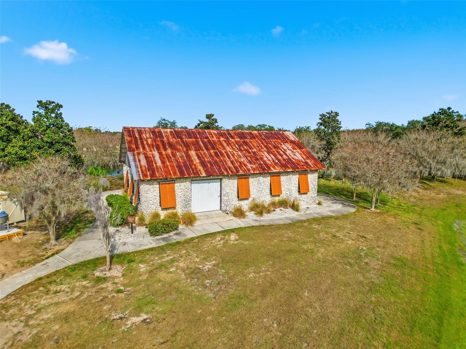 WATERS EDGE 01 - Residential