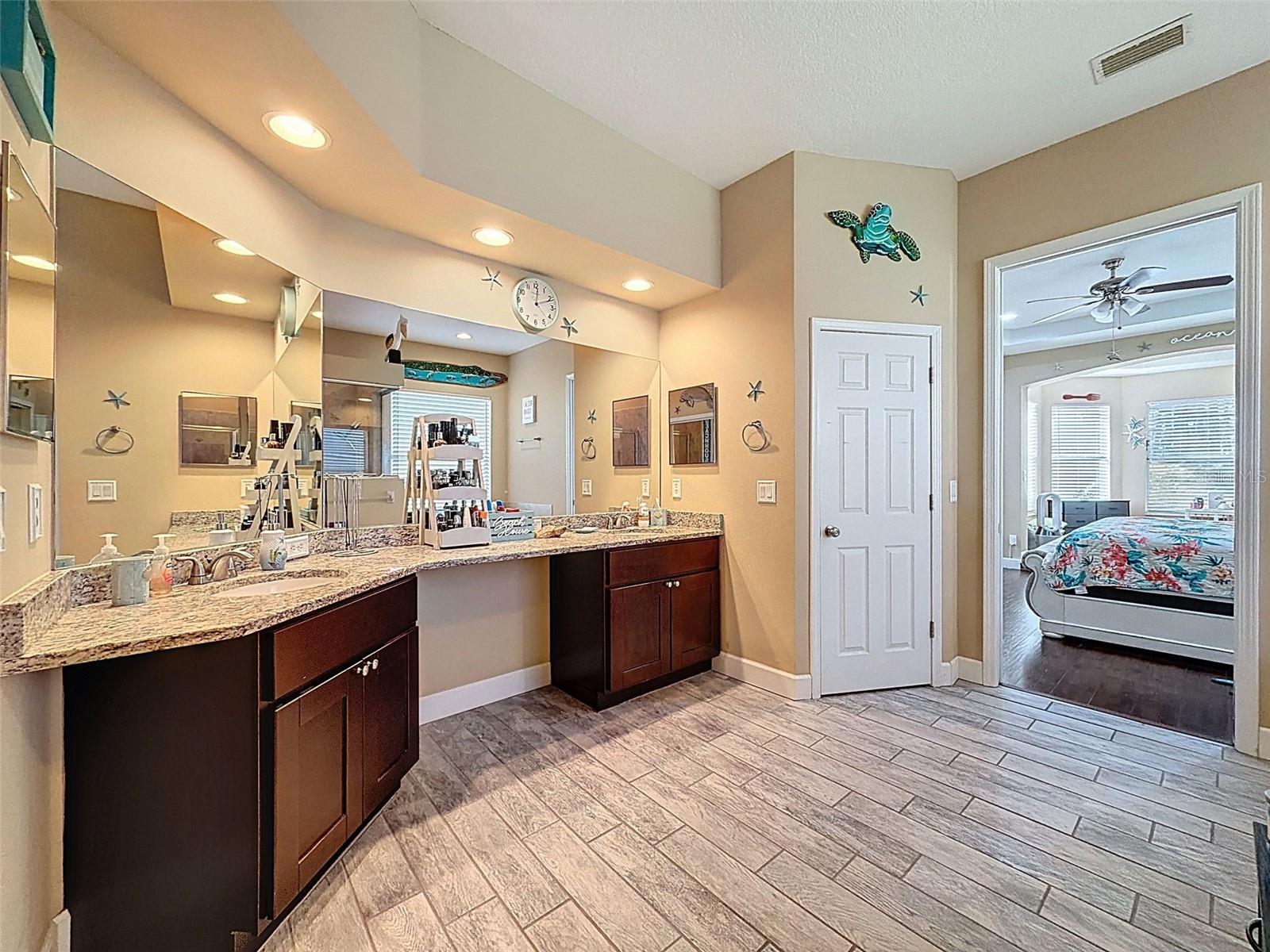 WATERS EDGE 01 - Residential