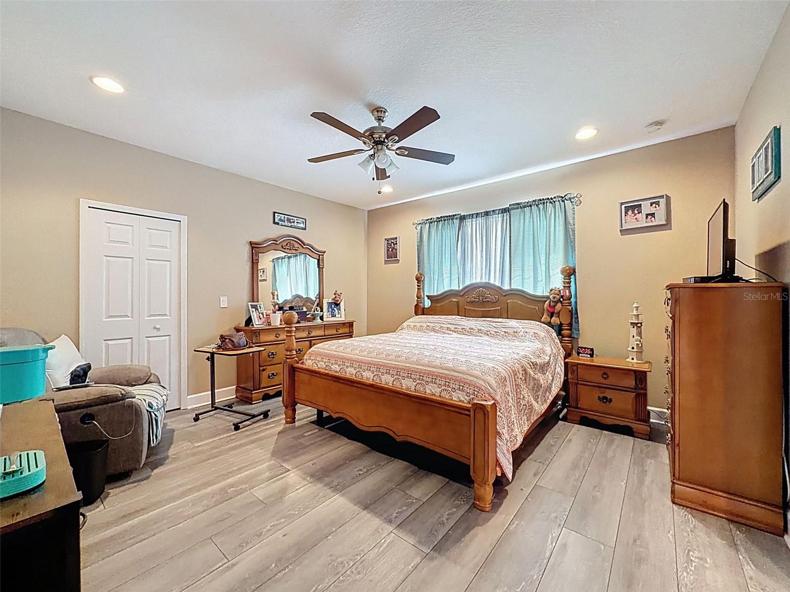 WATERS EDGE 01 - Residential