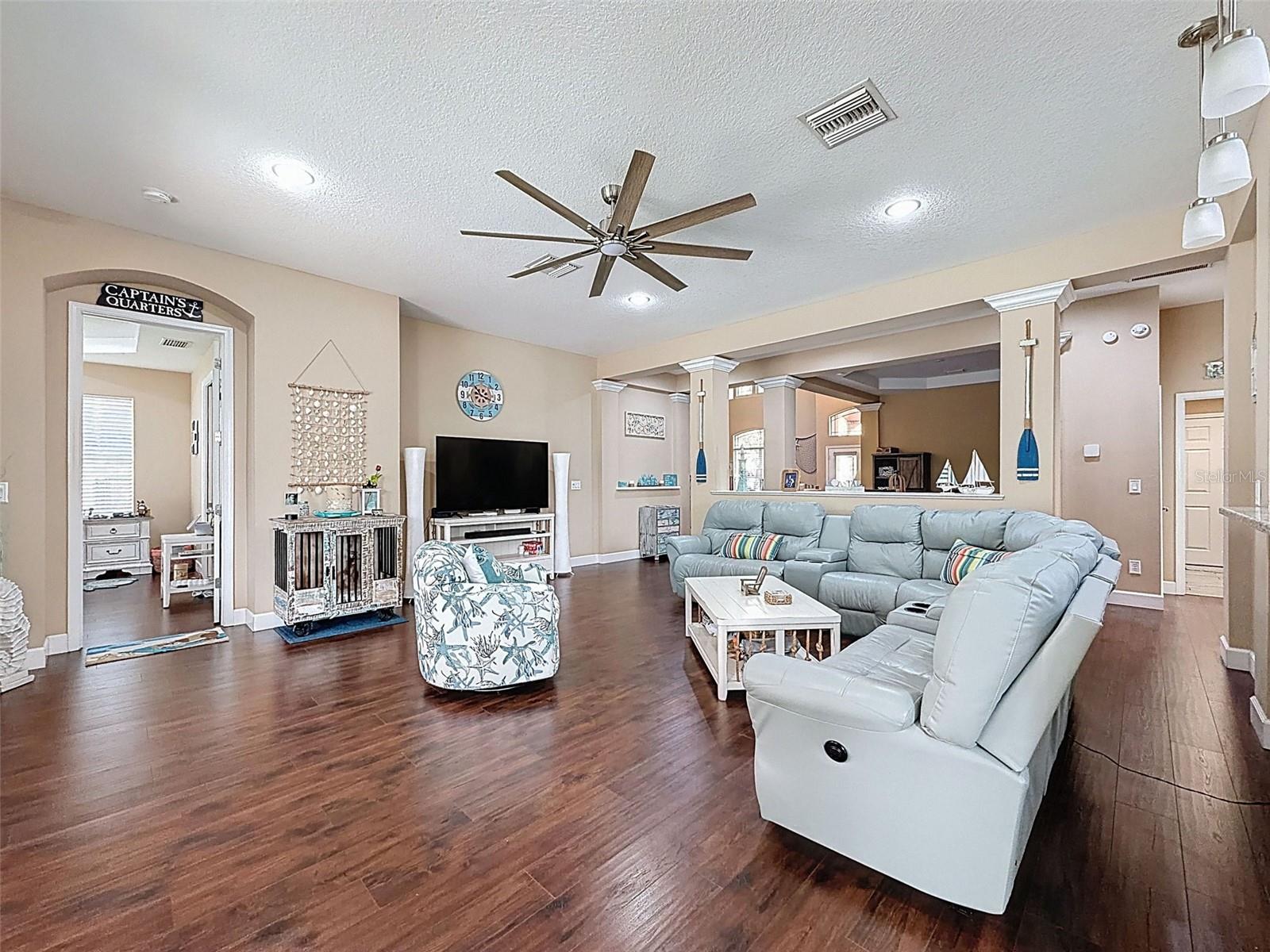 WATERS EDGE 01 - Residential