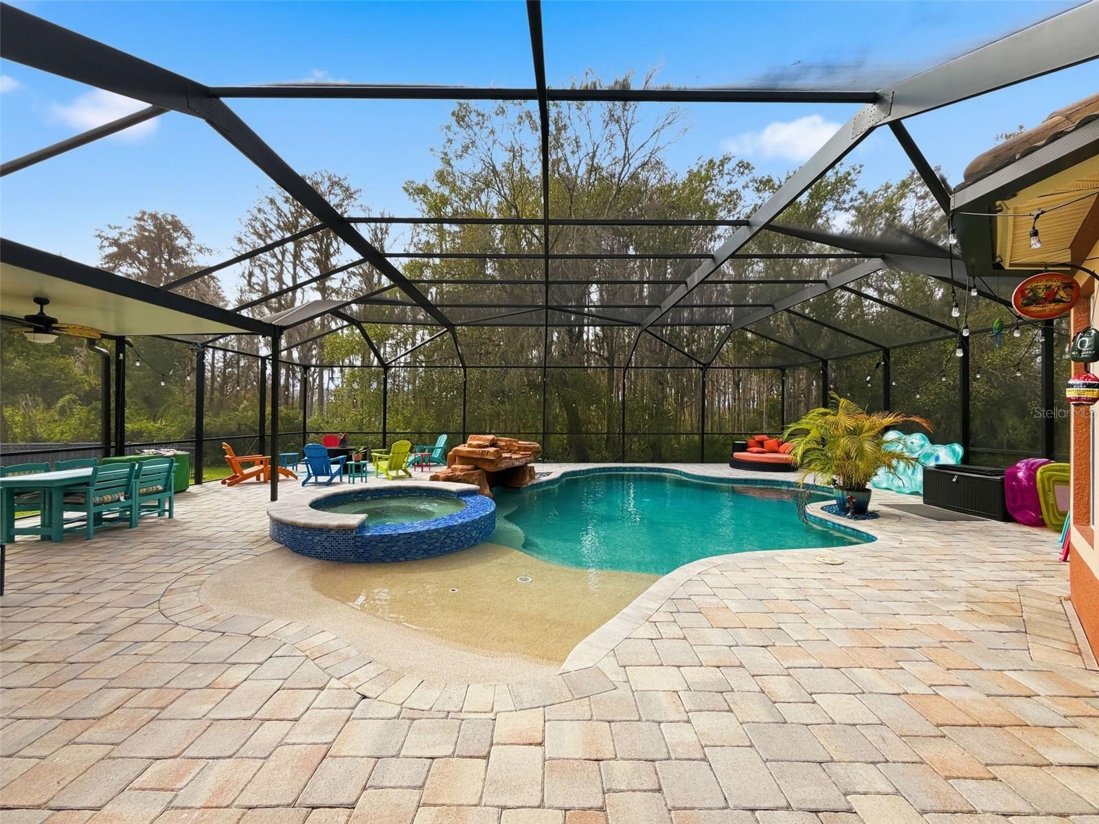 WATERS EDGE 01 - Residential