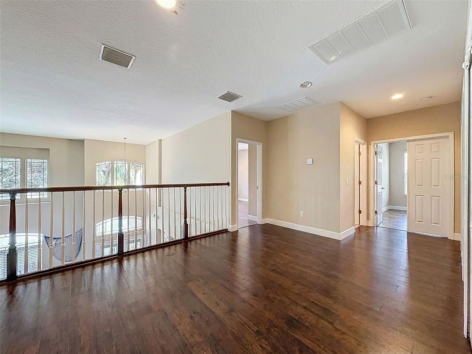 WATERS EDGE 01 - Residential