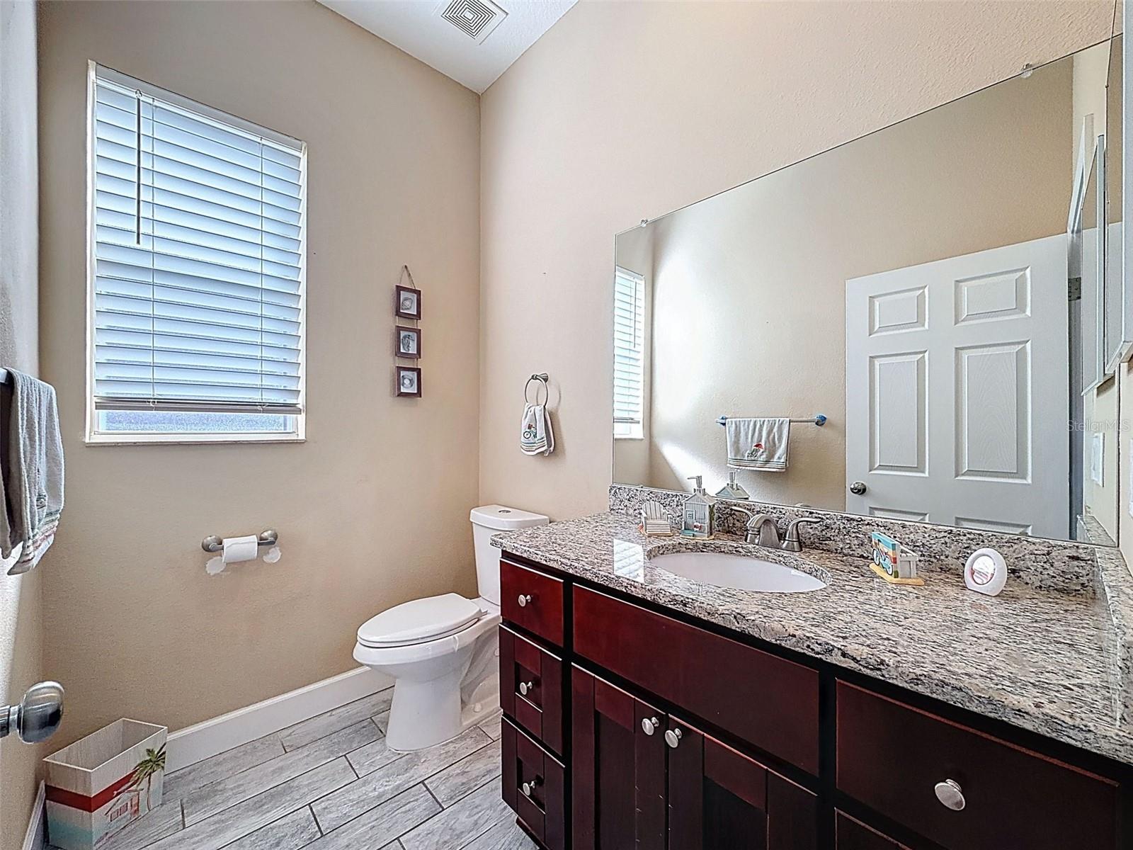 WATERS EDGE 01 - Residential