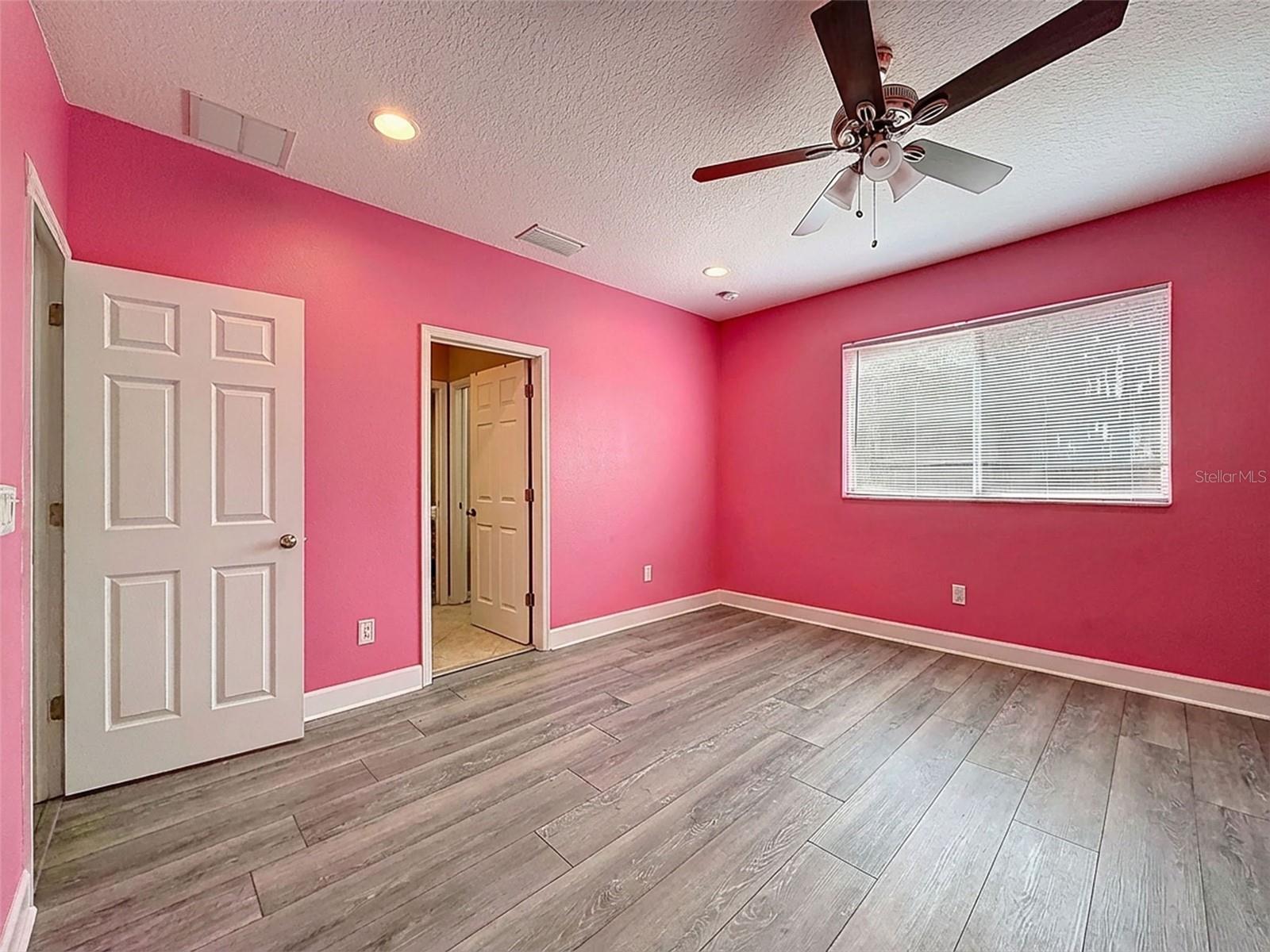 WATERS EDGE 01 - Residential