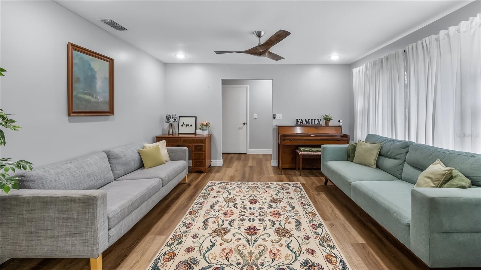 STEWARTS SUB - Residential Lease