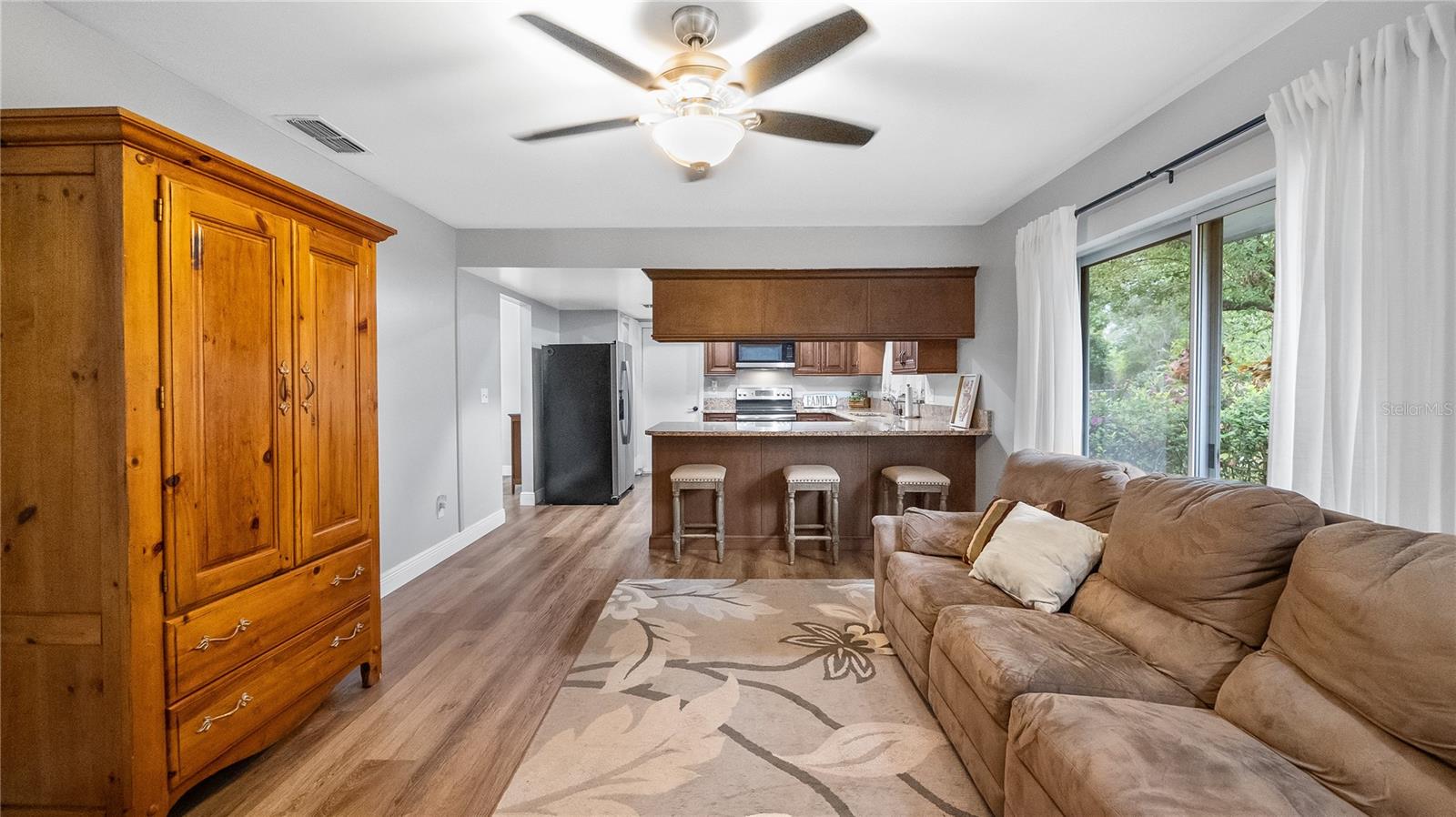 STEWARTS SUB - Residential Lease