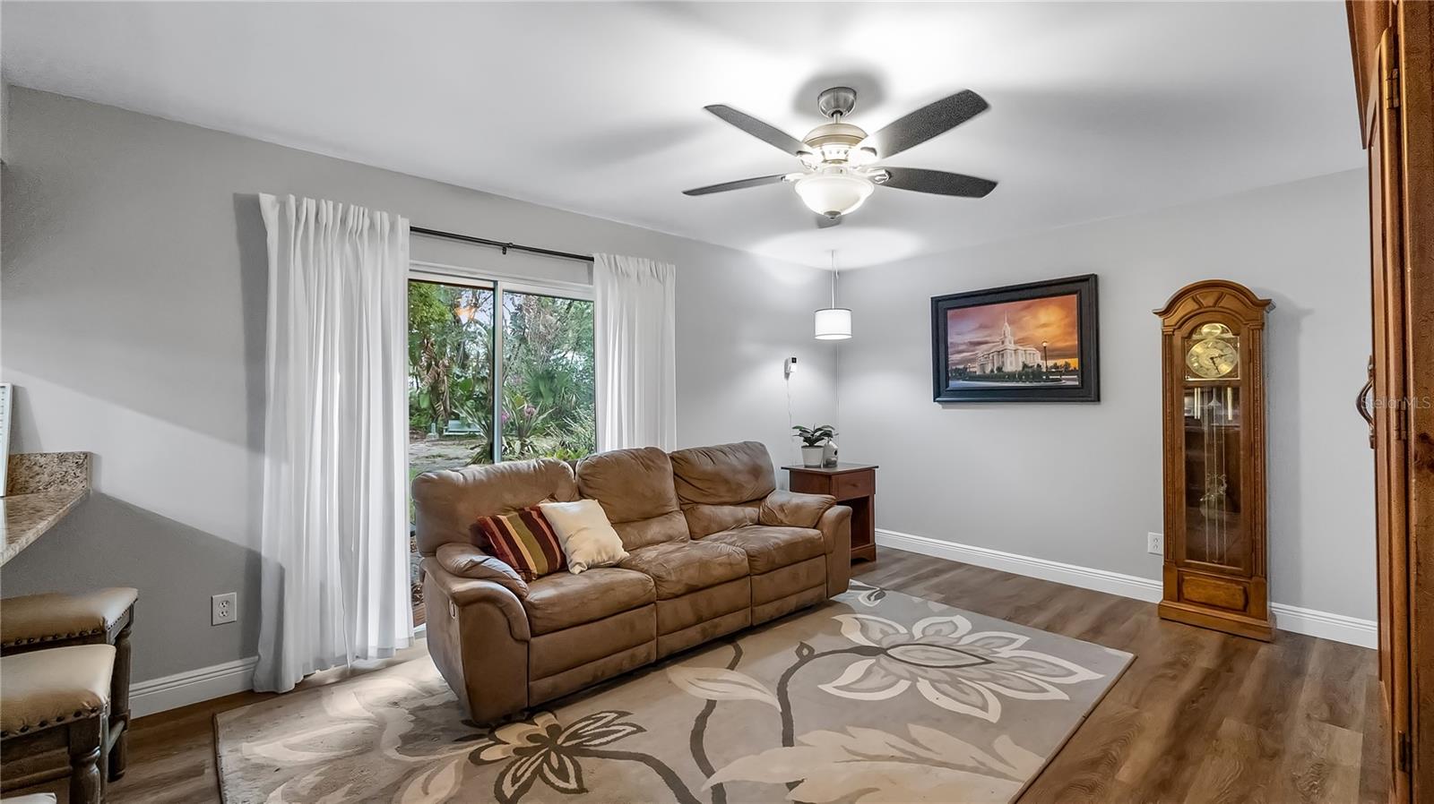 STEWARTS SUB - Residential Lease