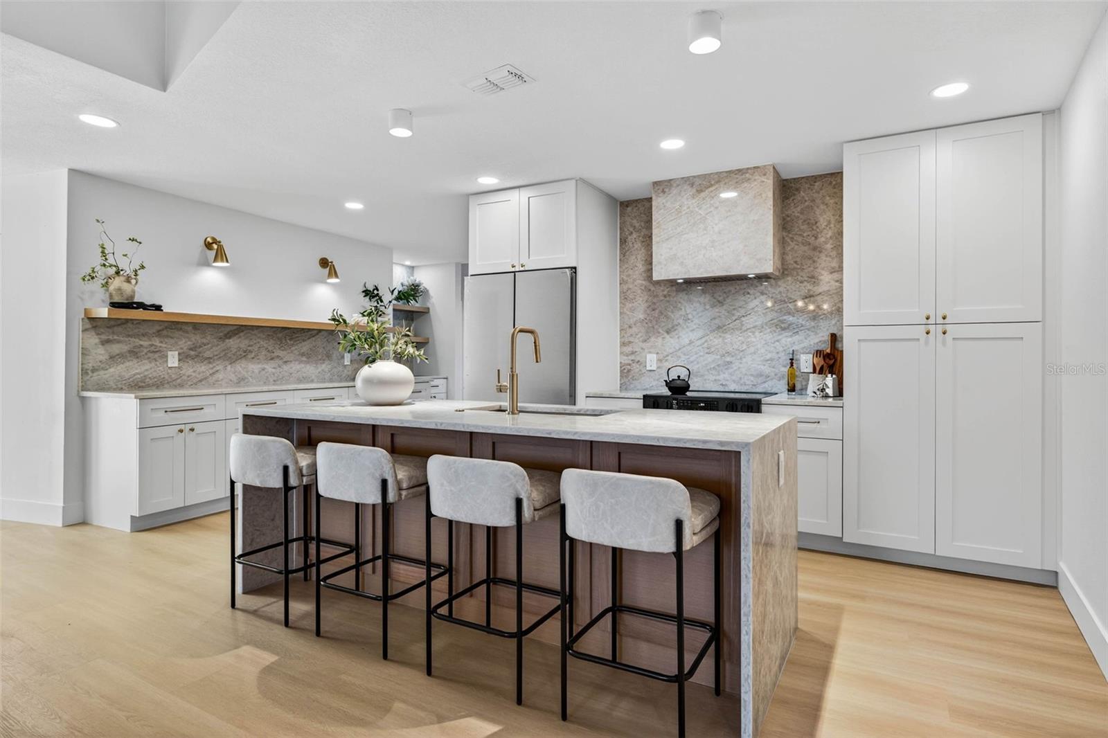 2704 MONTAGUE COURT E