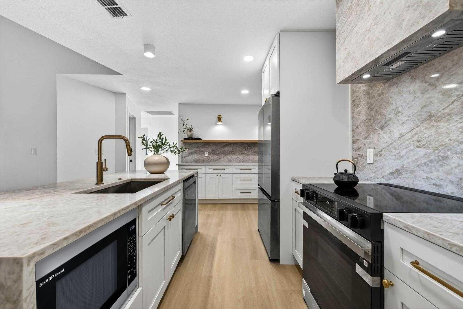 2704 MONTAGUE COURT E