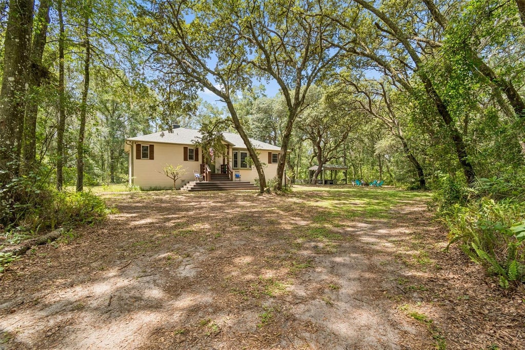 Photo of 21835 Valhalla Way, Dade City, FL 33523 (MLS # TB8544046)