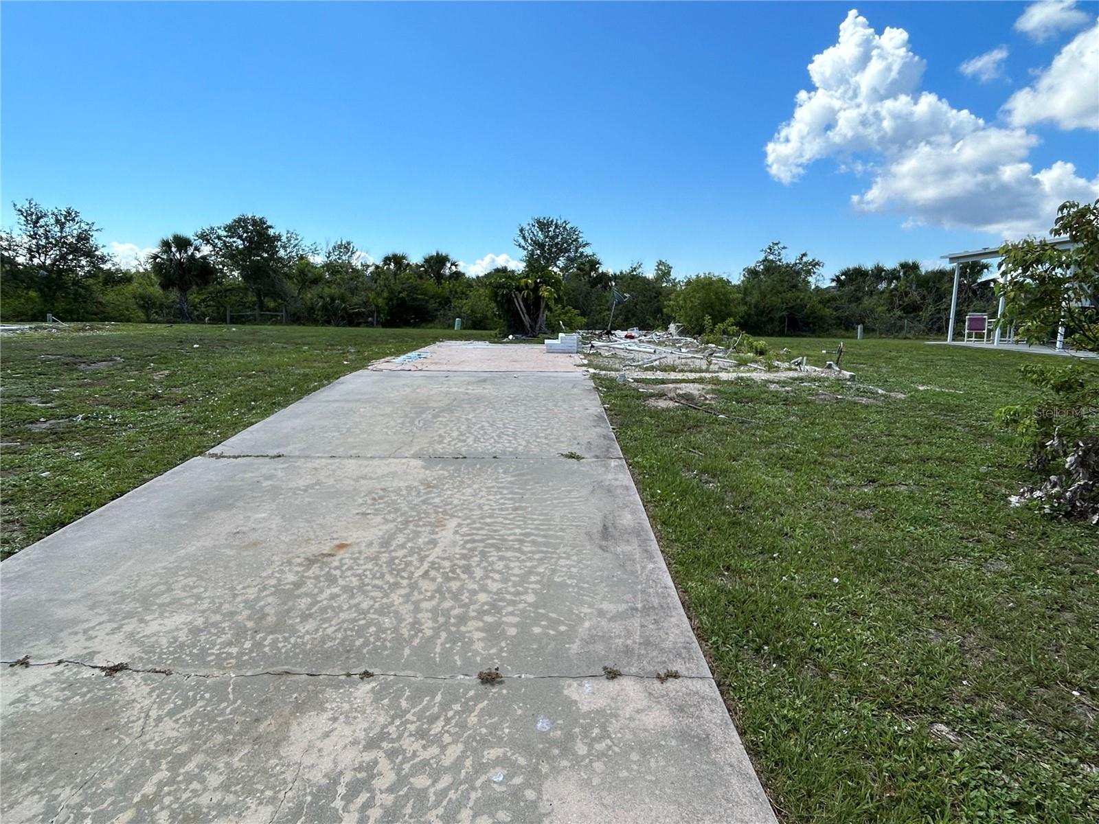 VILLAGE HOLIDAY LAKE - Land