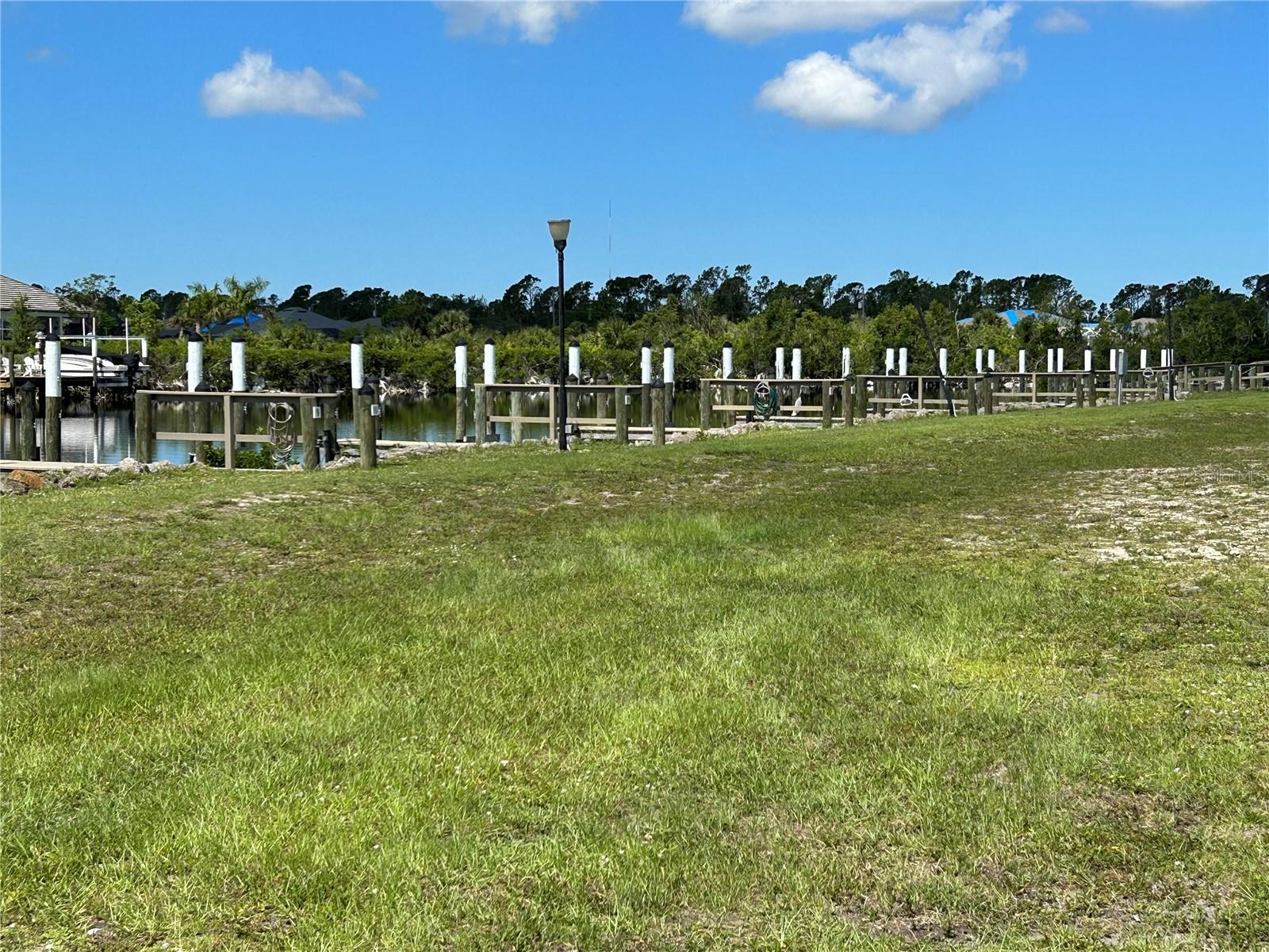 VILLAGE HOLIDAY LAKE - Land