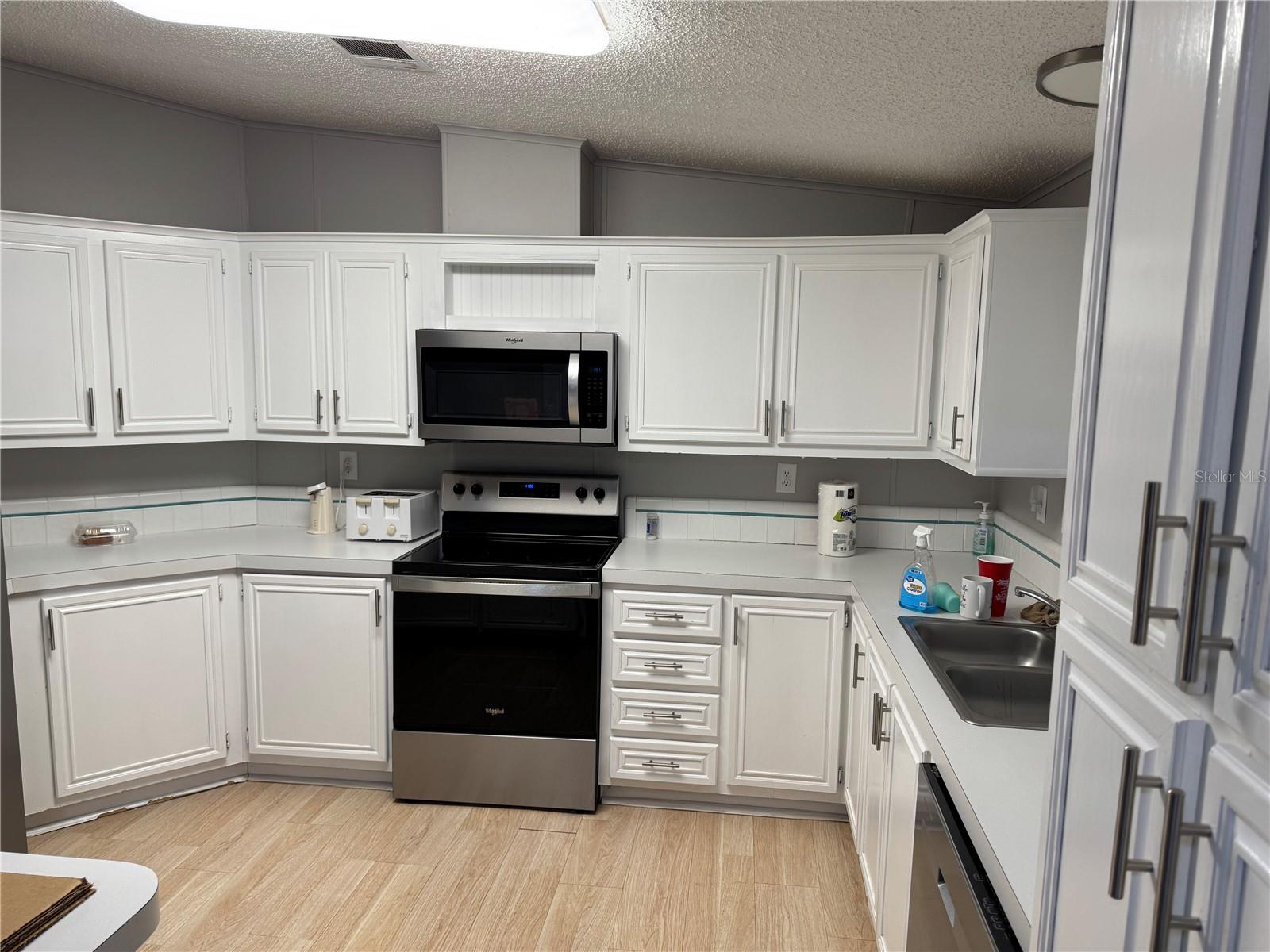 TROYNELLE BY LAKE APOPKA - Residential