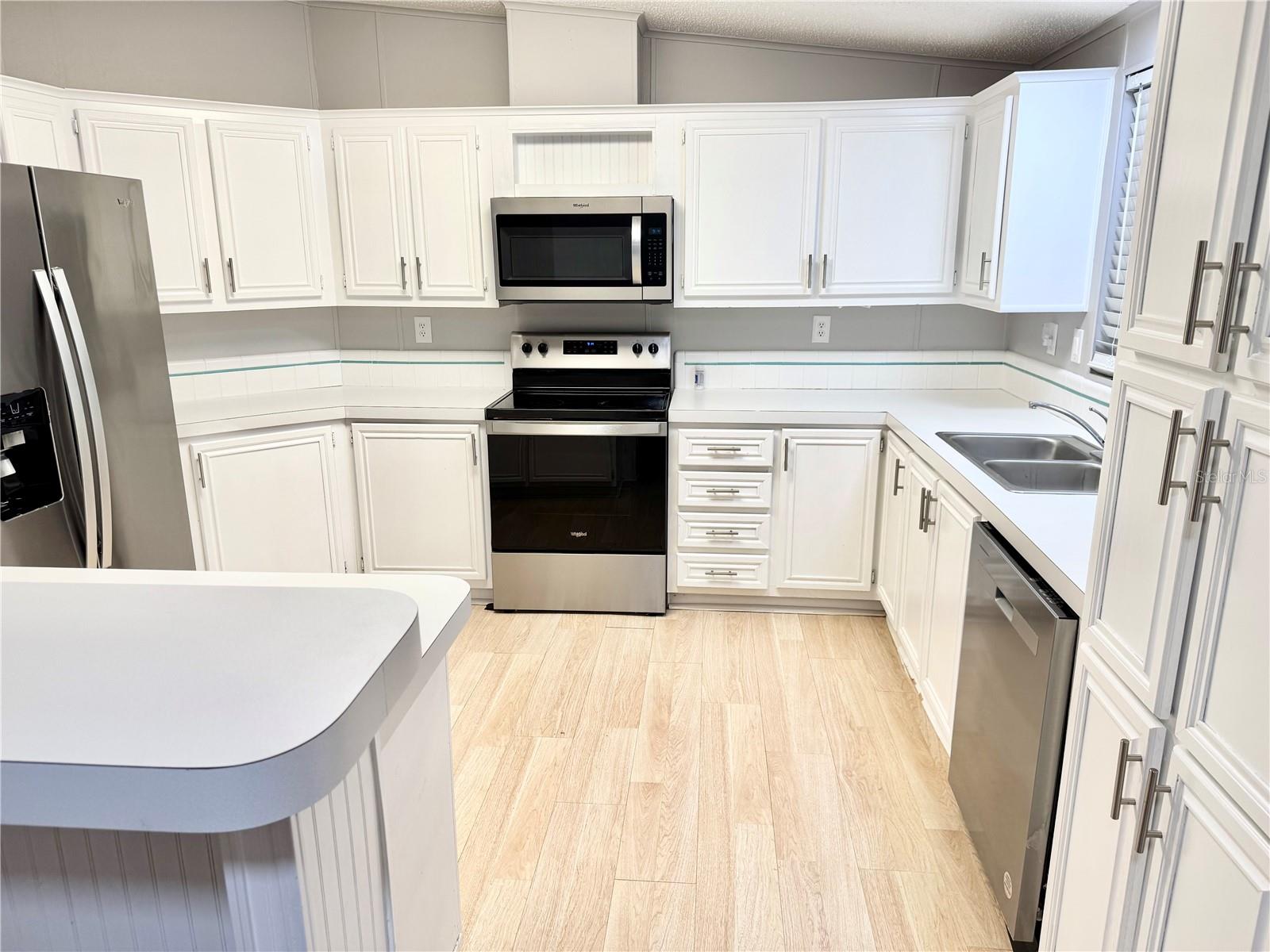 TROYNELLE BY LAKE APOPKA - Residential