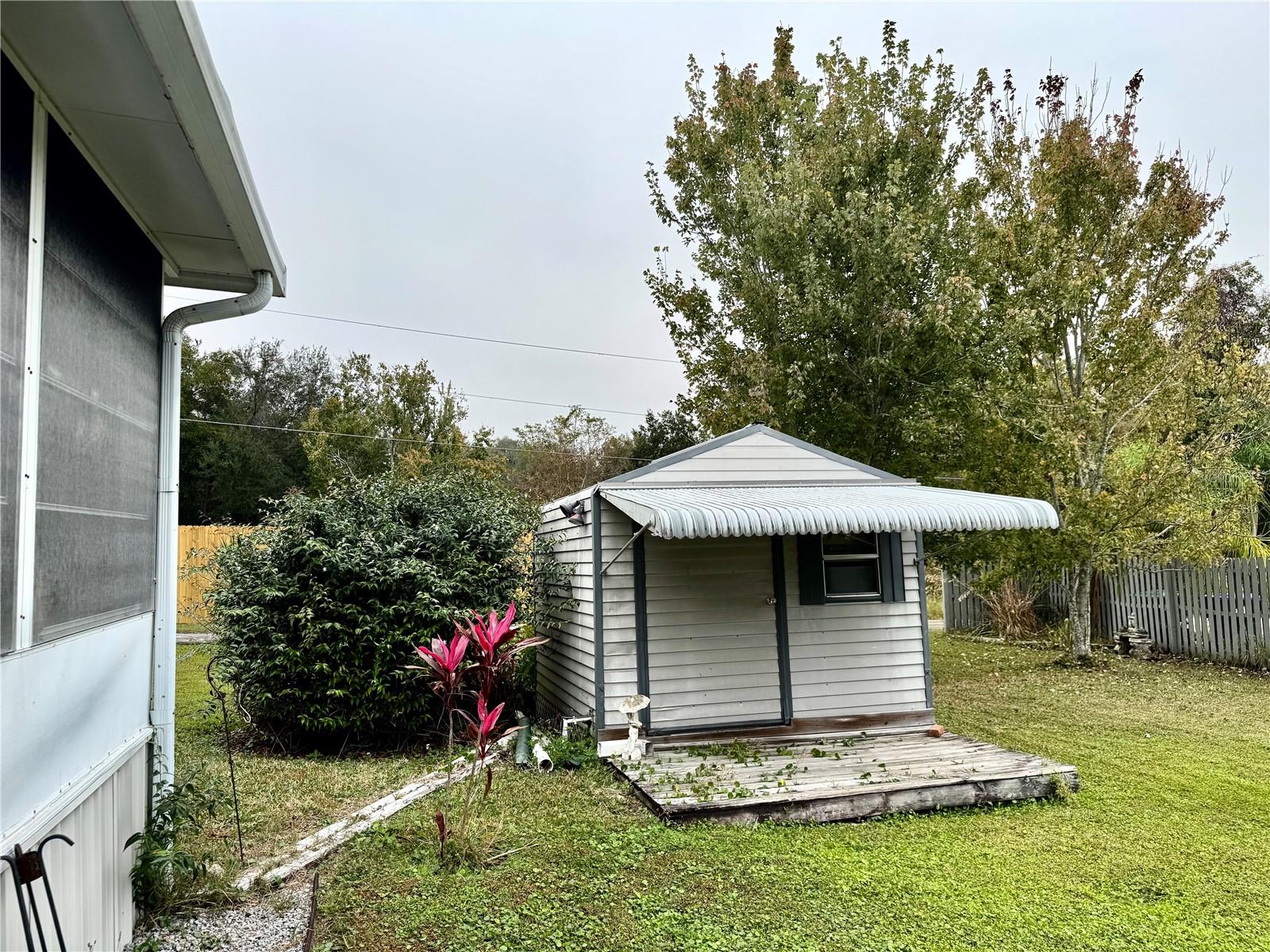 TROYNELLE BY LAKE APOPKA - Residential