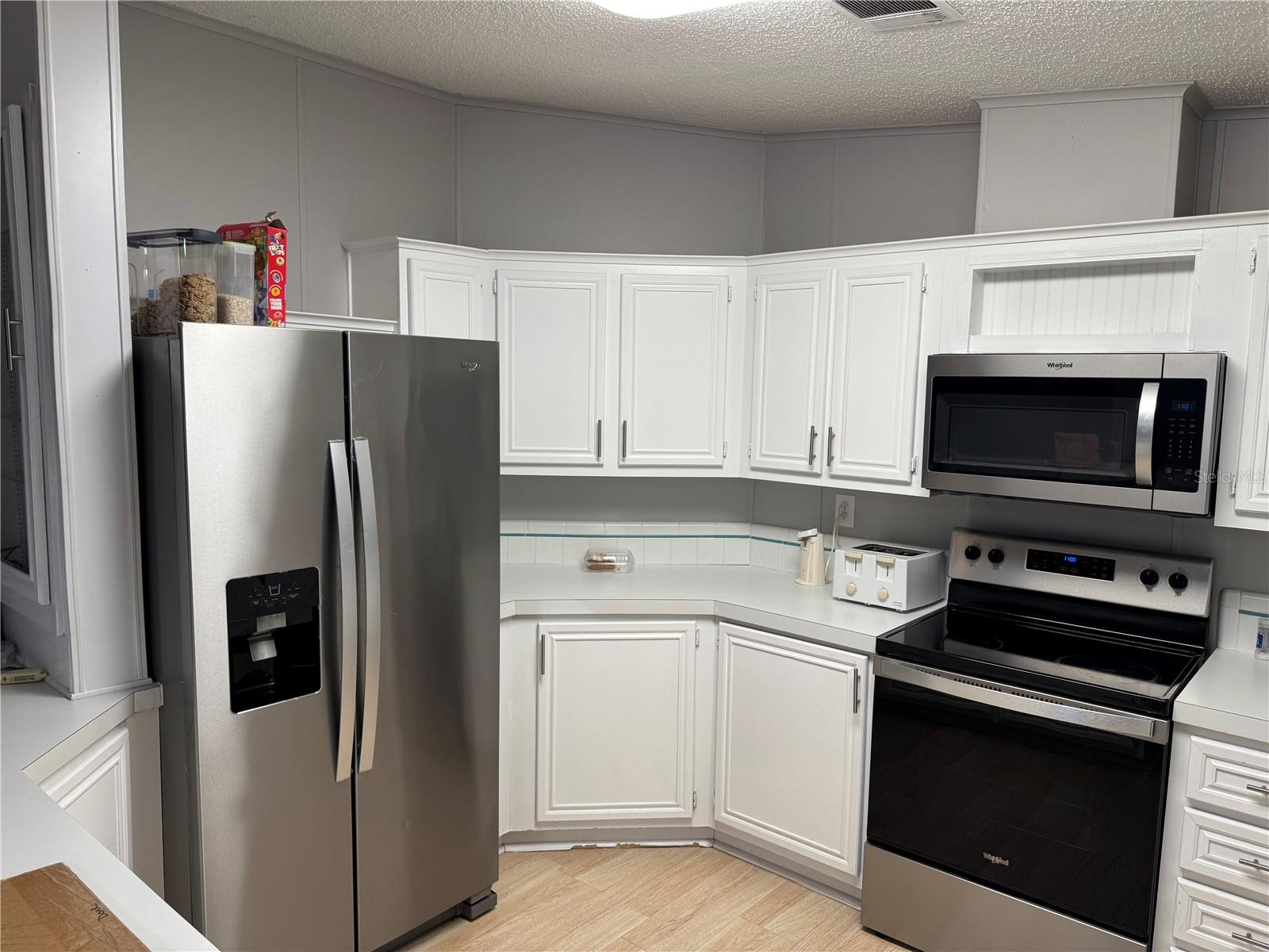 TROYNELLE BY LAKE APOPKA - Residential