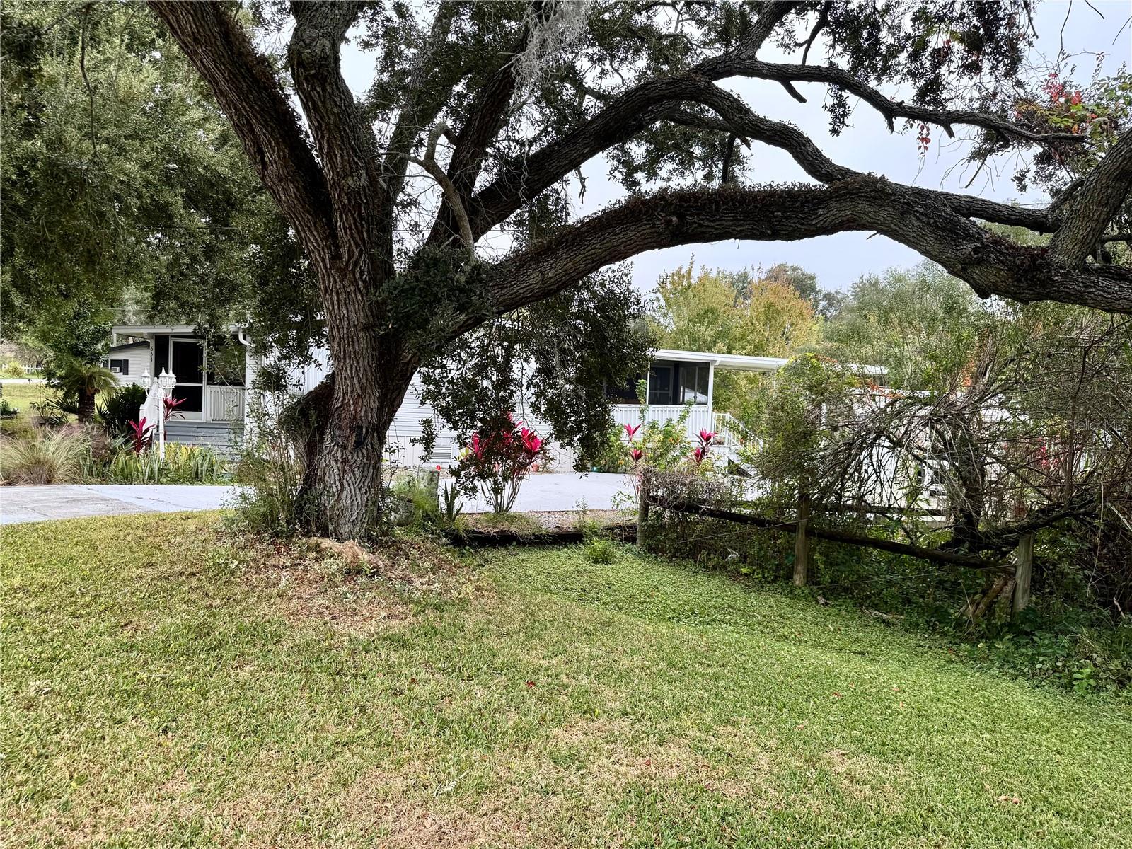 TROYNELLE BY LAKE APOPKA - Residential