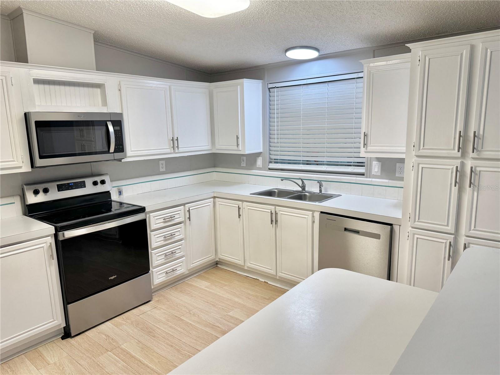 TROYNELLE BY LAKE APOPKA - Residential