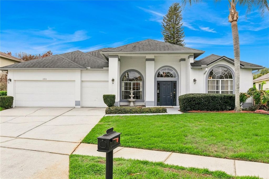 Photo of 1993 Wrenfield Lane, Oviedo, FL 32765 (MLS # O6389474)