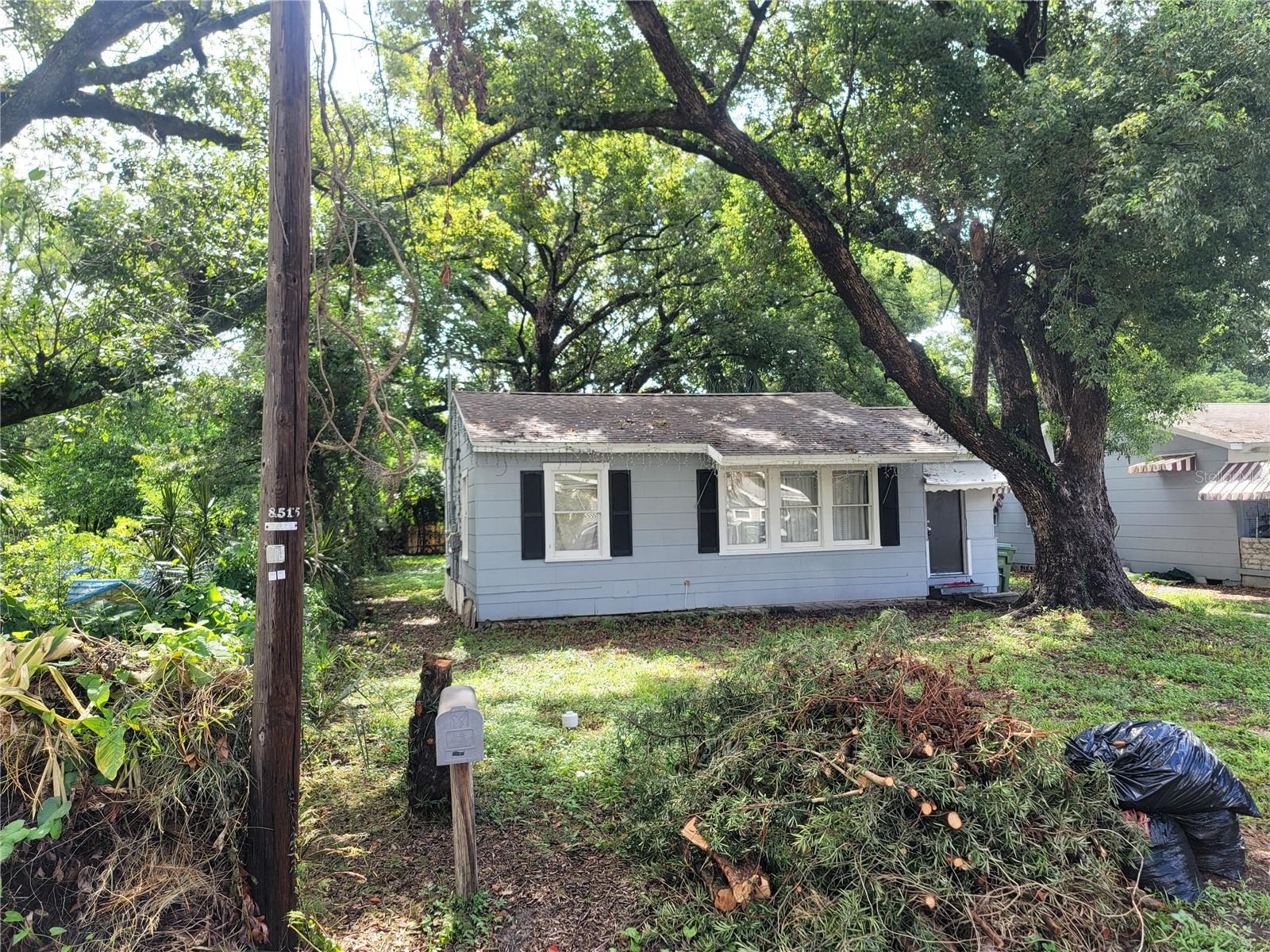 Great location for this cozy 3 bed, 1 bath home which features a mixture of tile & laminate flooring throughout for easy upkeep. Ample parking space with large shed and backyard for entertaining family and friends. Located close to shopping, schools, entertainment, and the interstate is close by. You won't want to miss the opportunity to rent this charming home.
