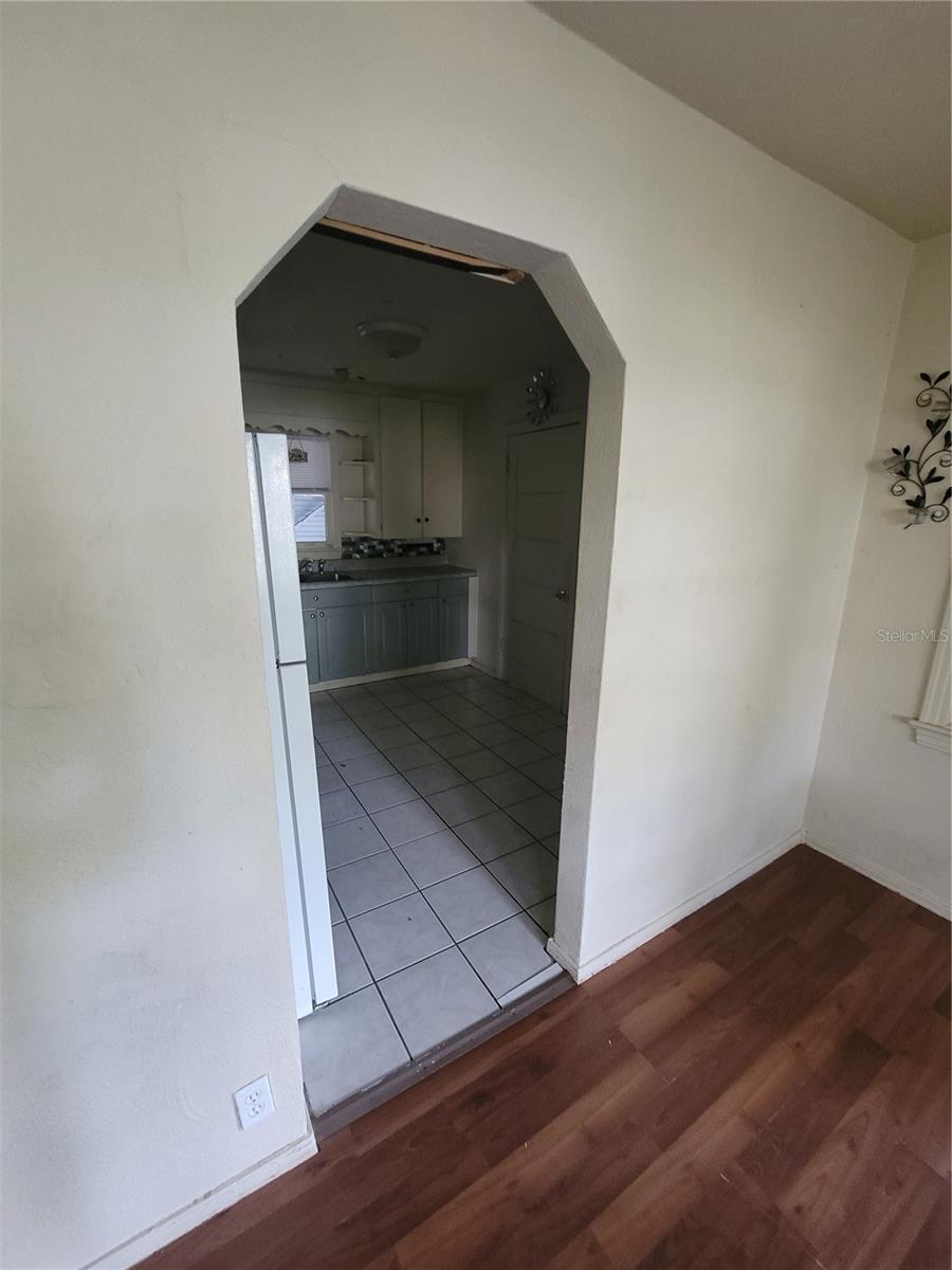 CASA LOMA SUB - Residential Lease