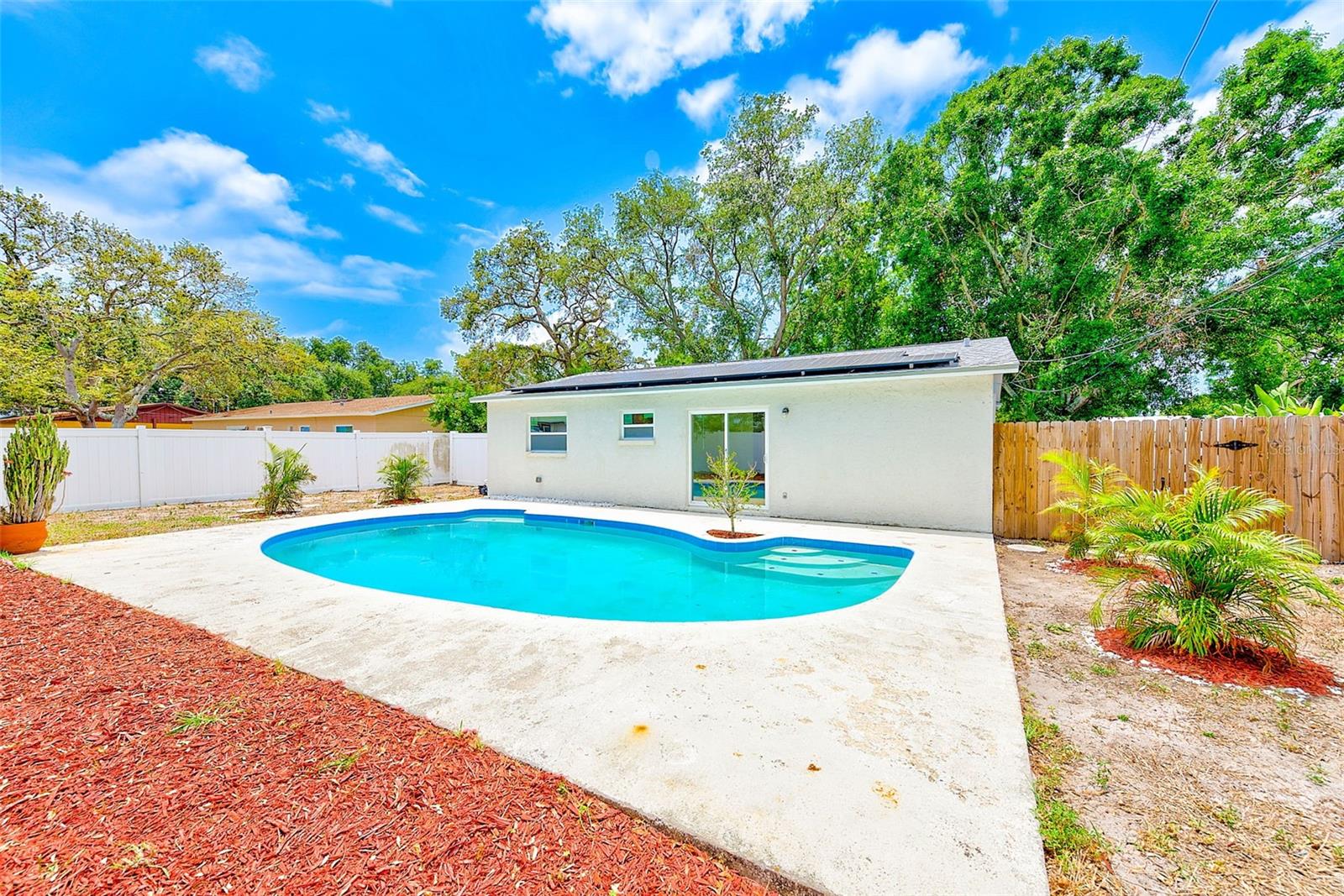 4228 TARPON DRIVE SE