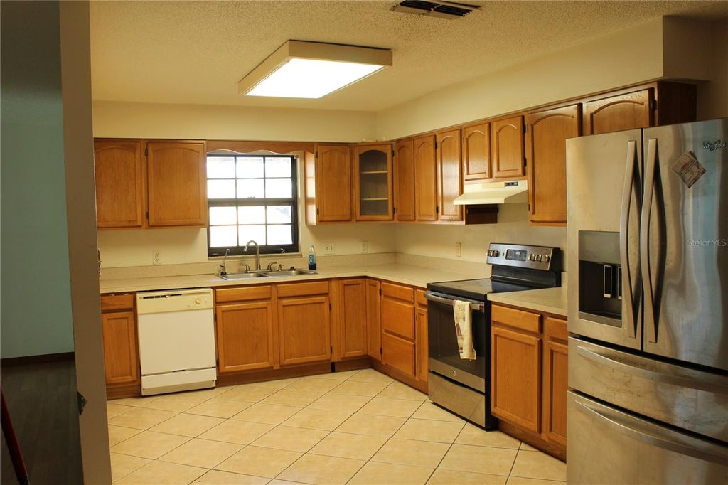 Photo of 2718 Shadywood Place, Lakeland, FL 33810 (MLS # TB8469415)