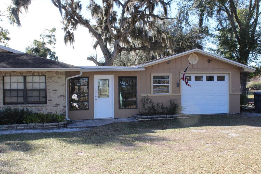 Photo of 2718 Shadywood Place, Lakeland, FL 33810 (MLS # TB8469415)