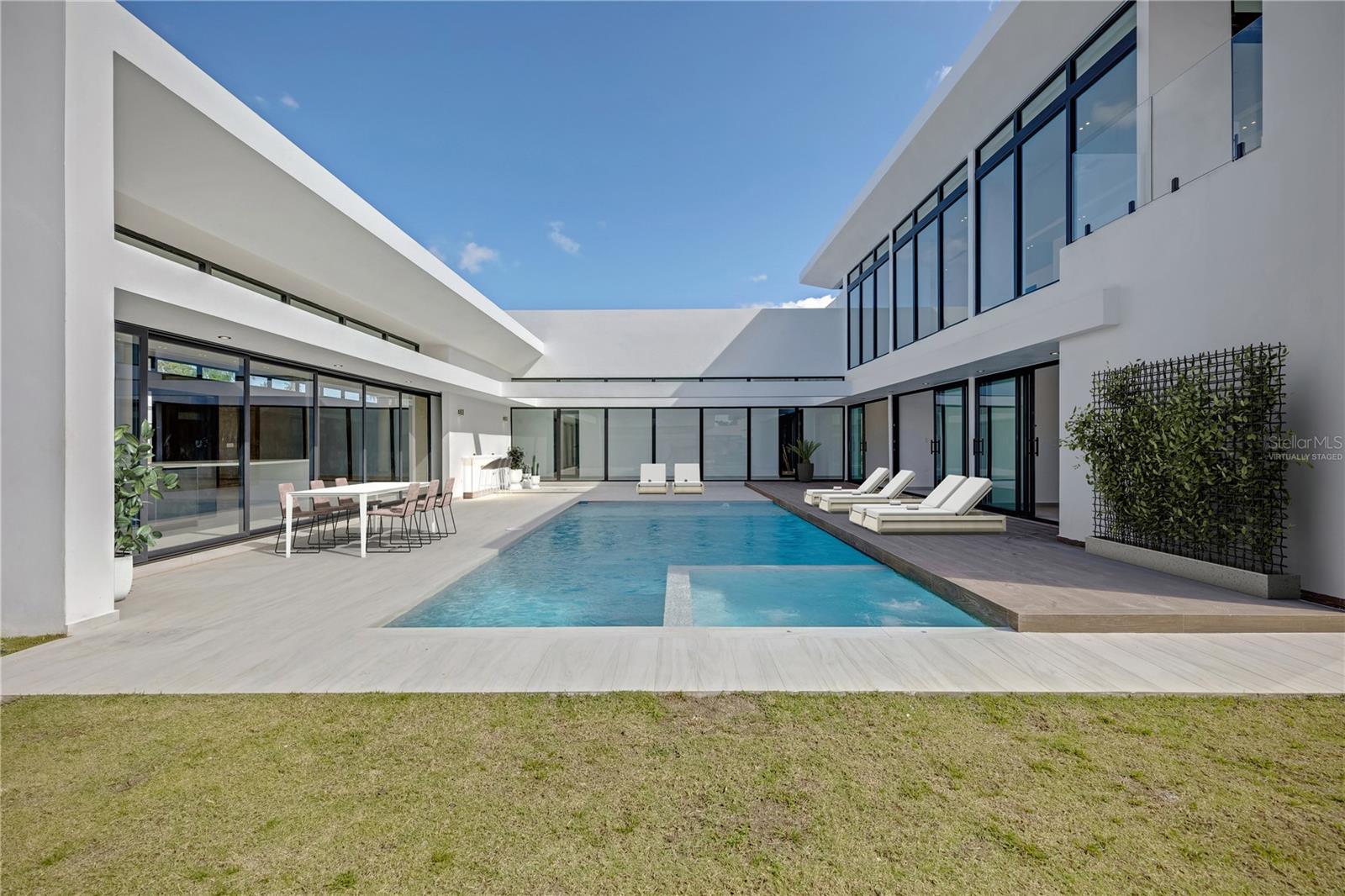 DORADO COUNTRY ESTATES - Residential