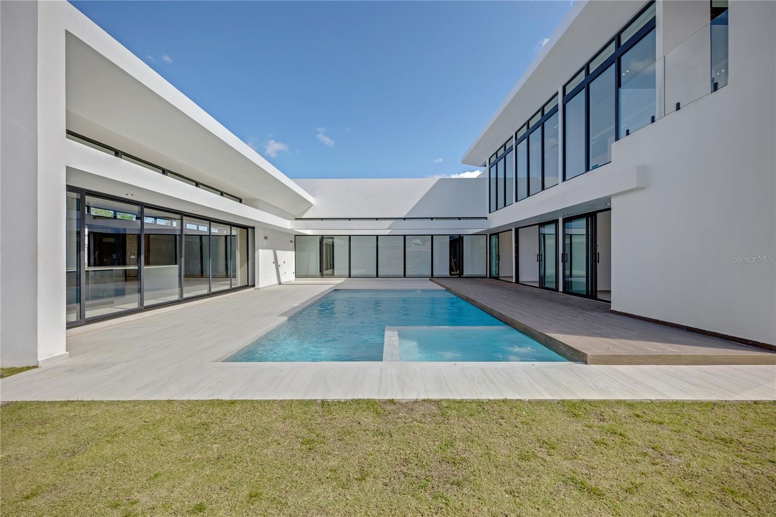 DORADO COUNTRY ESTATES - Residential