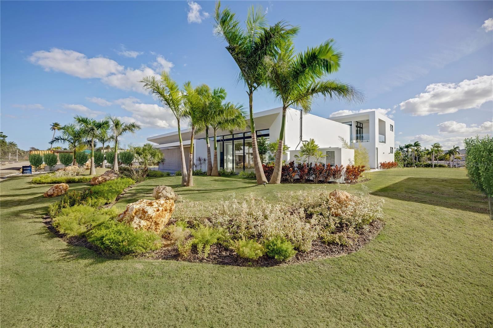 DORADO COUNTRY ESTATES - Residential