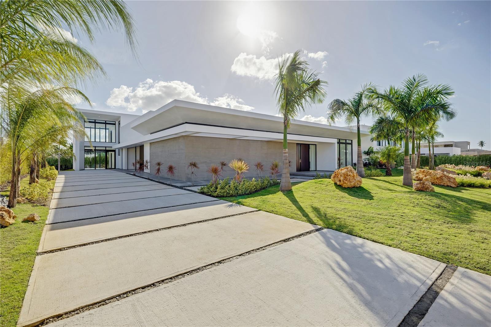 DORADO COUNTRY ESTATES - Residential